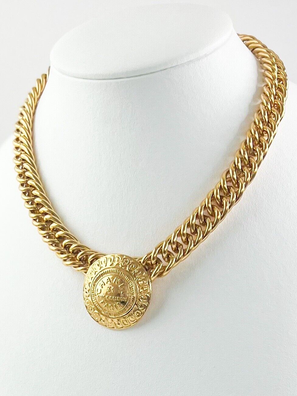 Chanel sales pendant charm
