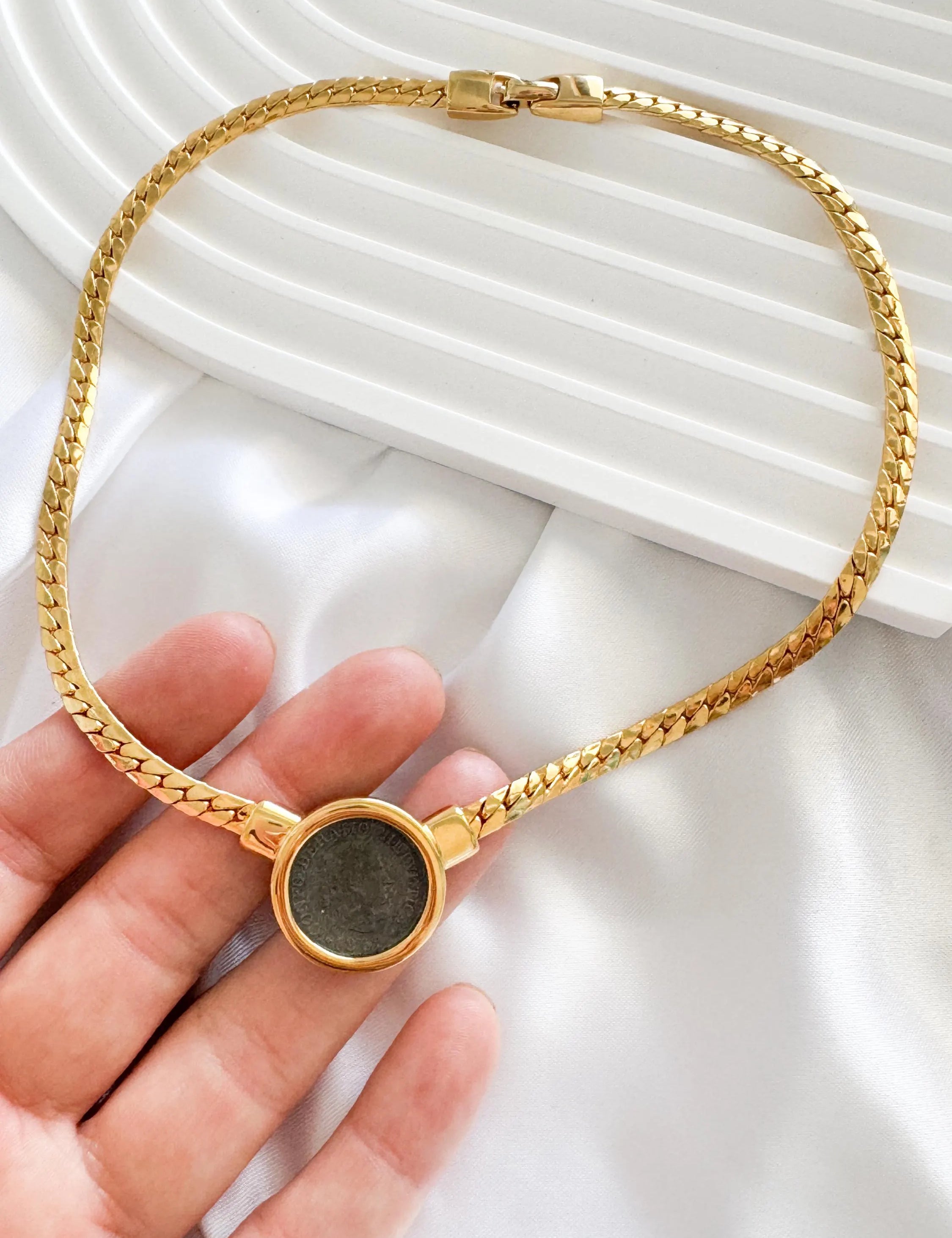 Carolee Vintage Coin Necklace – 1969 Swiss 10 Rappen Helvetia Coin Gold Tone Choker – Collectible Designer Jewelry
