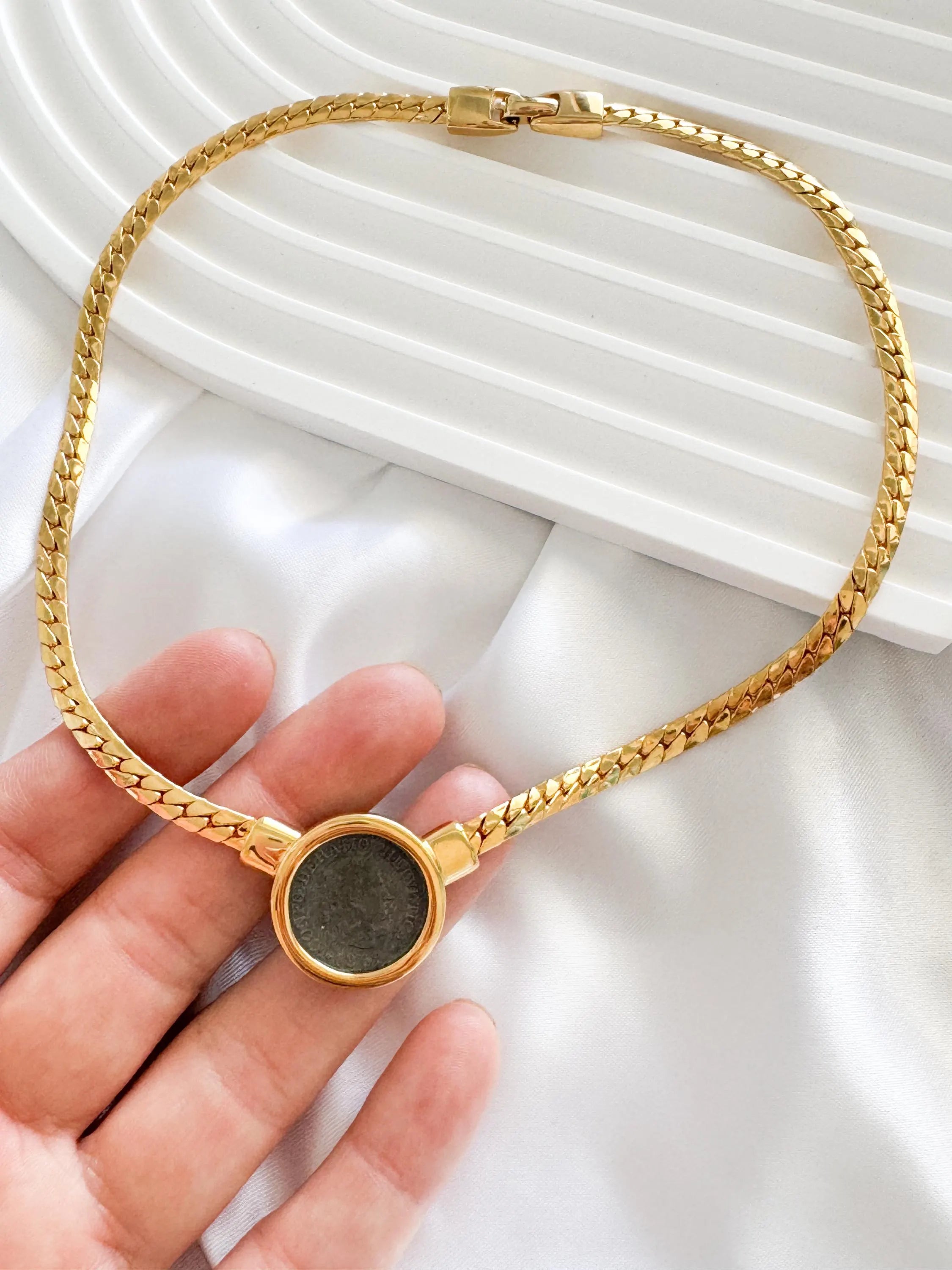 Carolee Vintage Coin Necklace – 1969 Swiss 10 Rappen Helvetia Coin Gold Tone Choker – Collectible Designer Jewelry