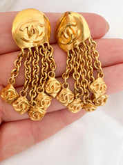 Chanel Vintage Gold CC Earrings • 1996 Collection • Clip-On Dangle • 5.3 cm • Chain Drop Logo Earrings • Signed Chanel