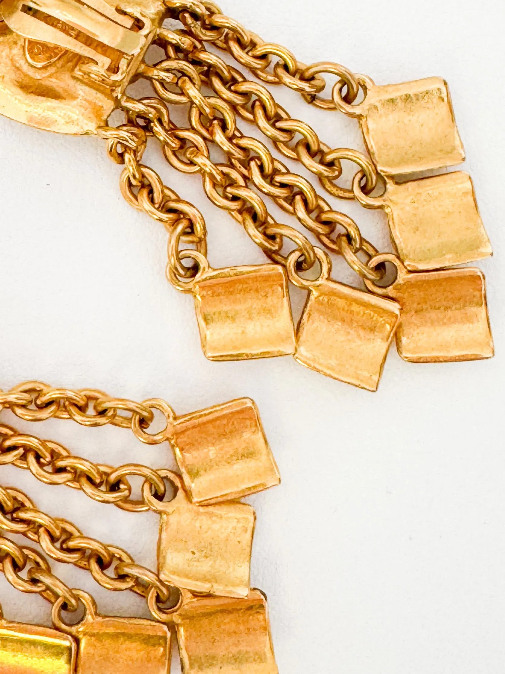 Chanel Vintage Gold CC Earrings • 1996 Collection • Clip-On Dangle • 5.3 cm • Chain Drop Logo Earrings • Signed Chanel