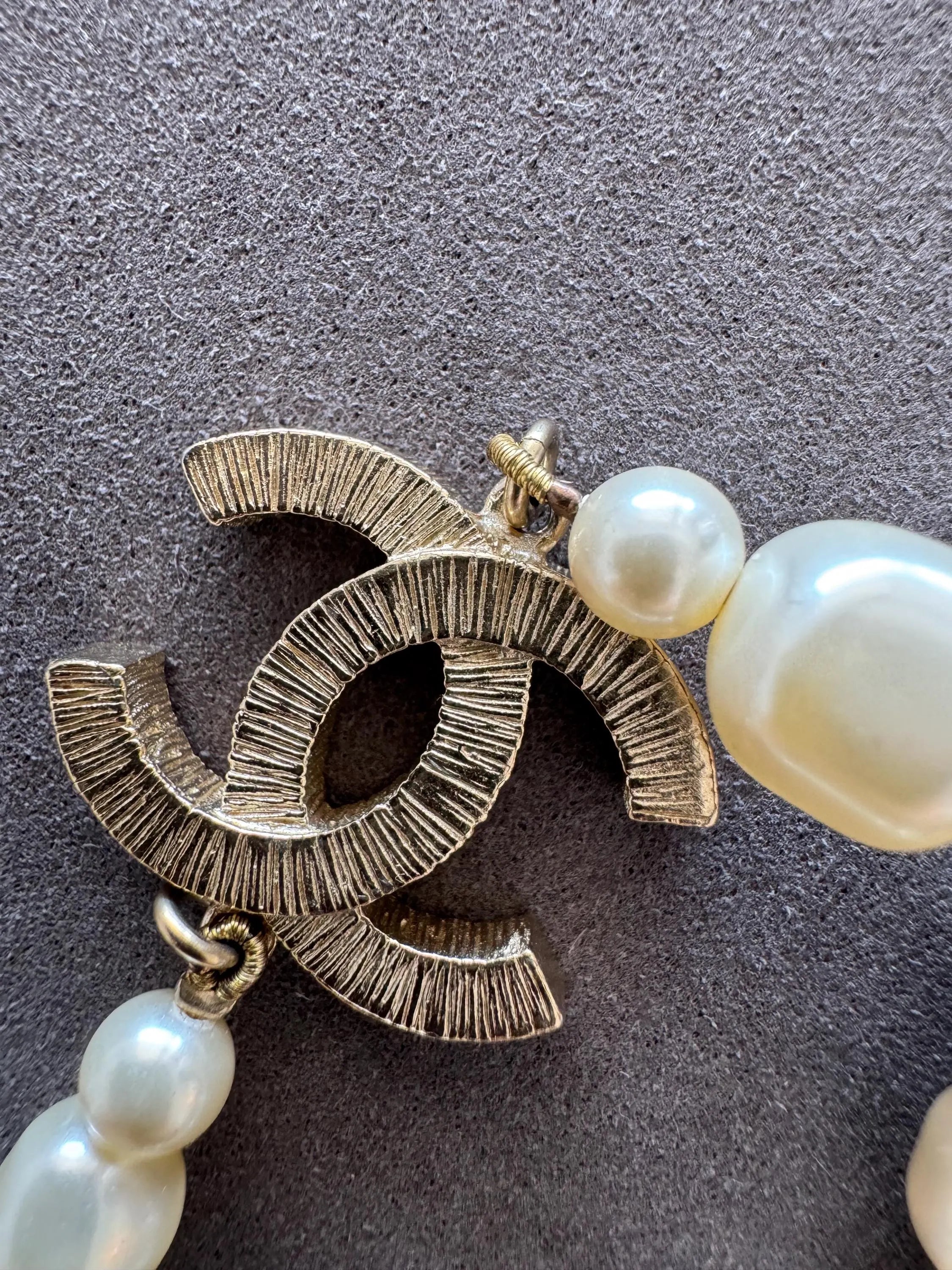 Chanel Necklace Authentic, CC Logo Charm Gold Tone Necklace, Made in France, baroque Pearl Necklace, Chain Necklace, Vintage Jewelry