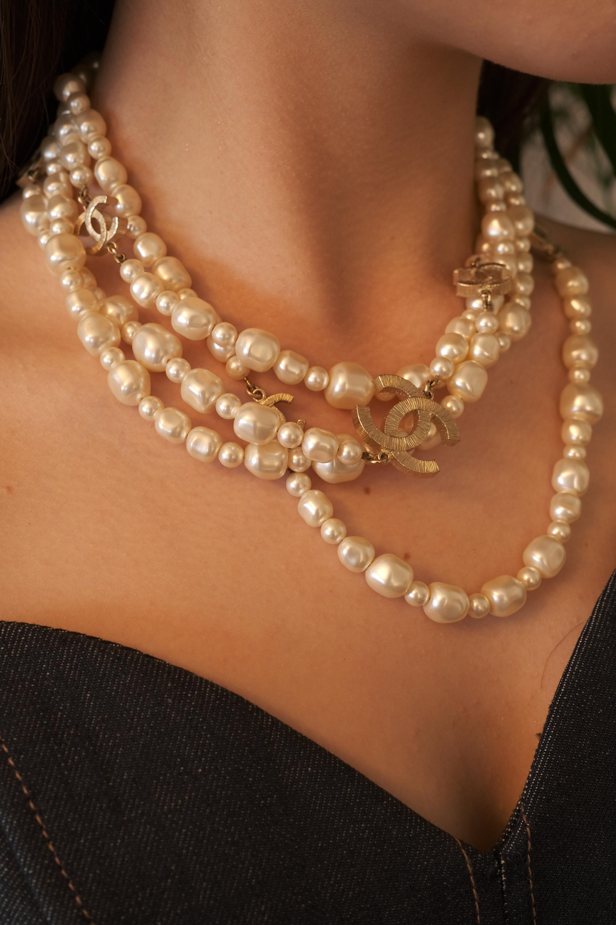 Chanel Necklace Authentic, CC Logo Charm Gold Tone Necklace, Made in France, baroque Pearl Necklace, Chain Necklace, Vintage Jewelry