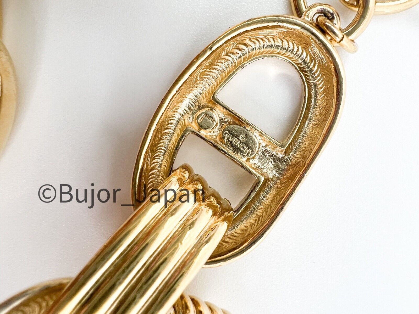 Vintage online givenchy necklace