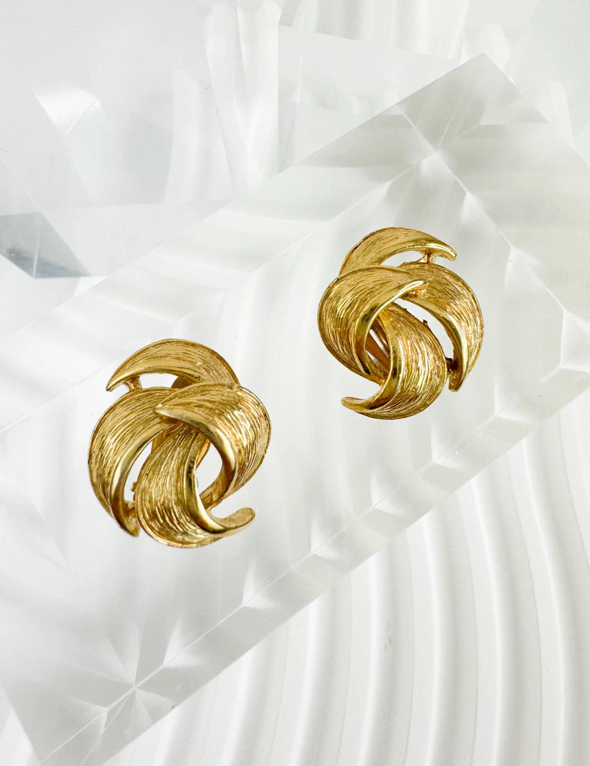 Vintage Givenchy Earrings, Leaf Gold Tone Earrings, Clip on Earrings, twisted earrings, Gift for her, Vintage Earrings, Gift for mom