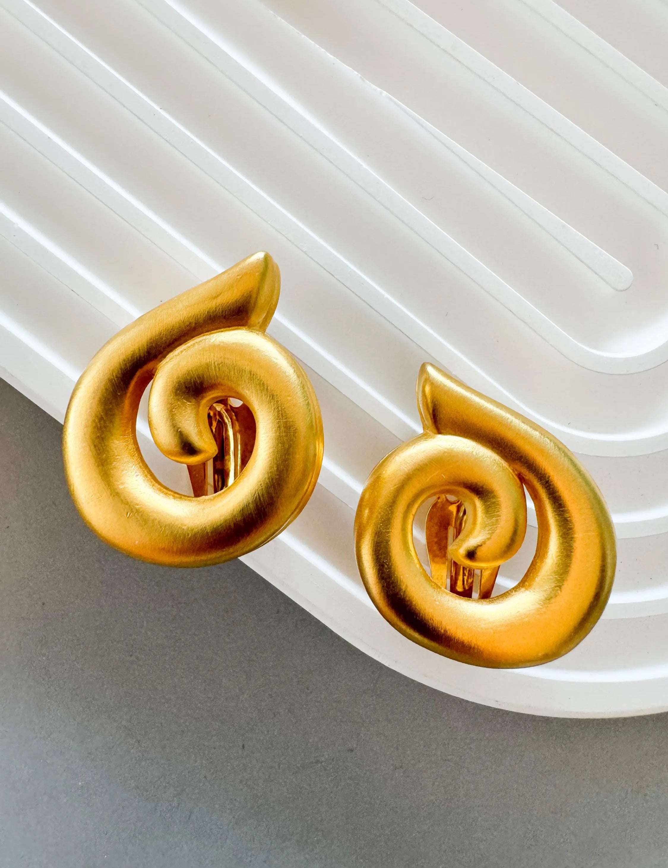 Vintage Givenchy Earrings, Swirl Design Gold Tone Earrings, Clip on Earrings, Twisted earrings, Gift for her, Vintage Earrings, Gift for mom