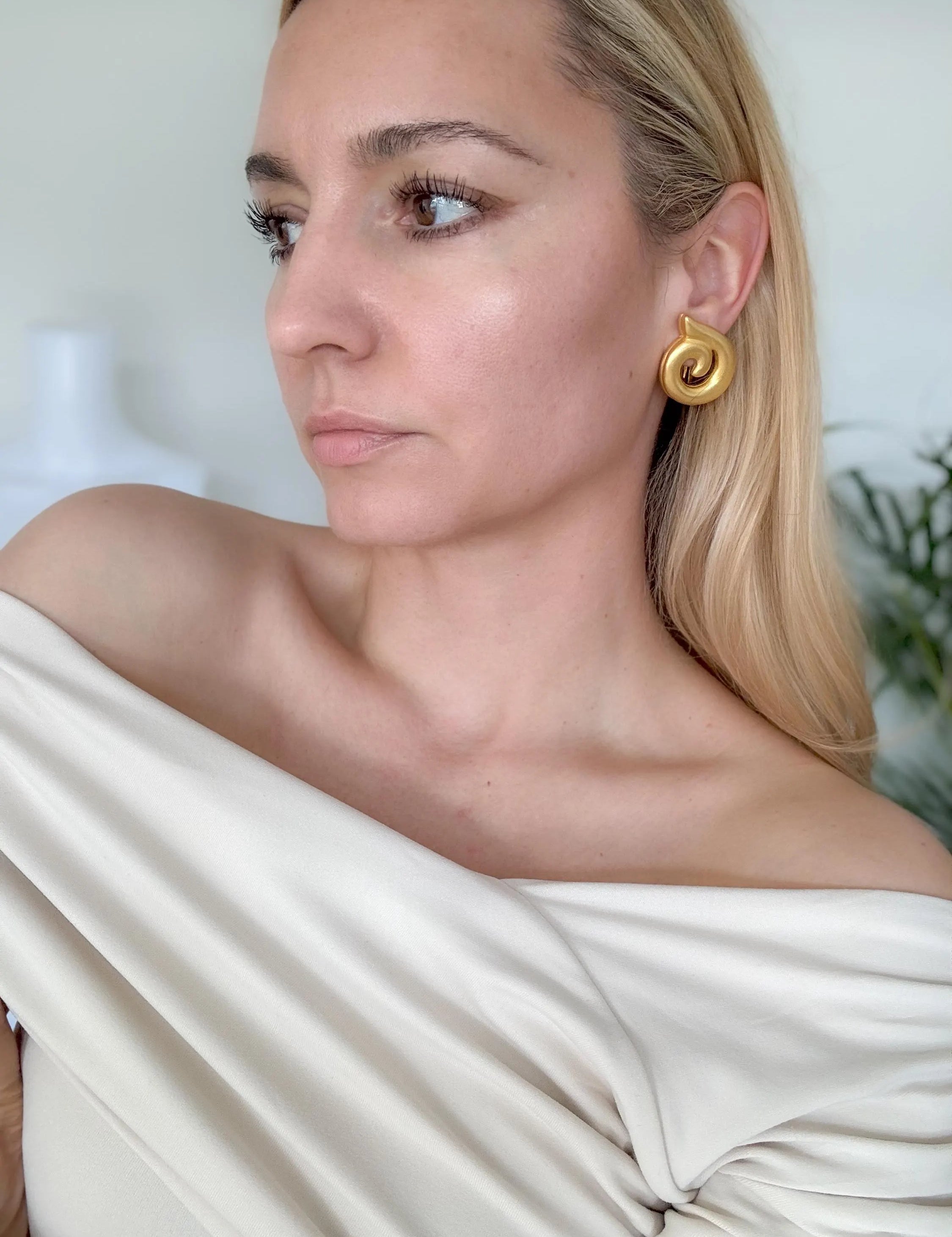 Vintage Givenchy Earrings, Swirl Design Gold Tone Earrings, Clip on Earrings, Twisted earrings, Gift for her, Vintage Earrings, Gift for mom