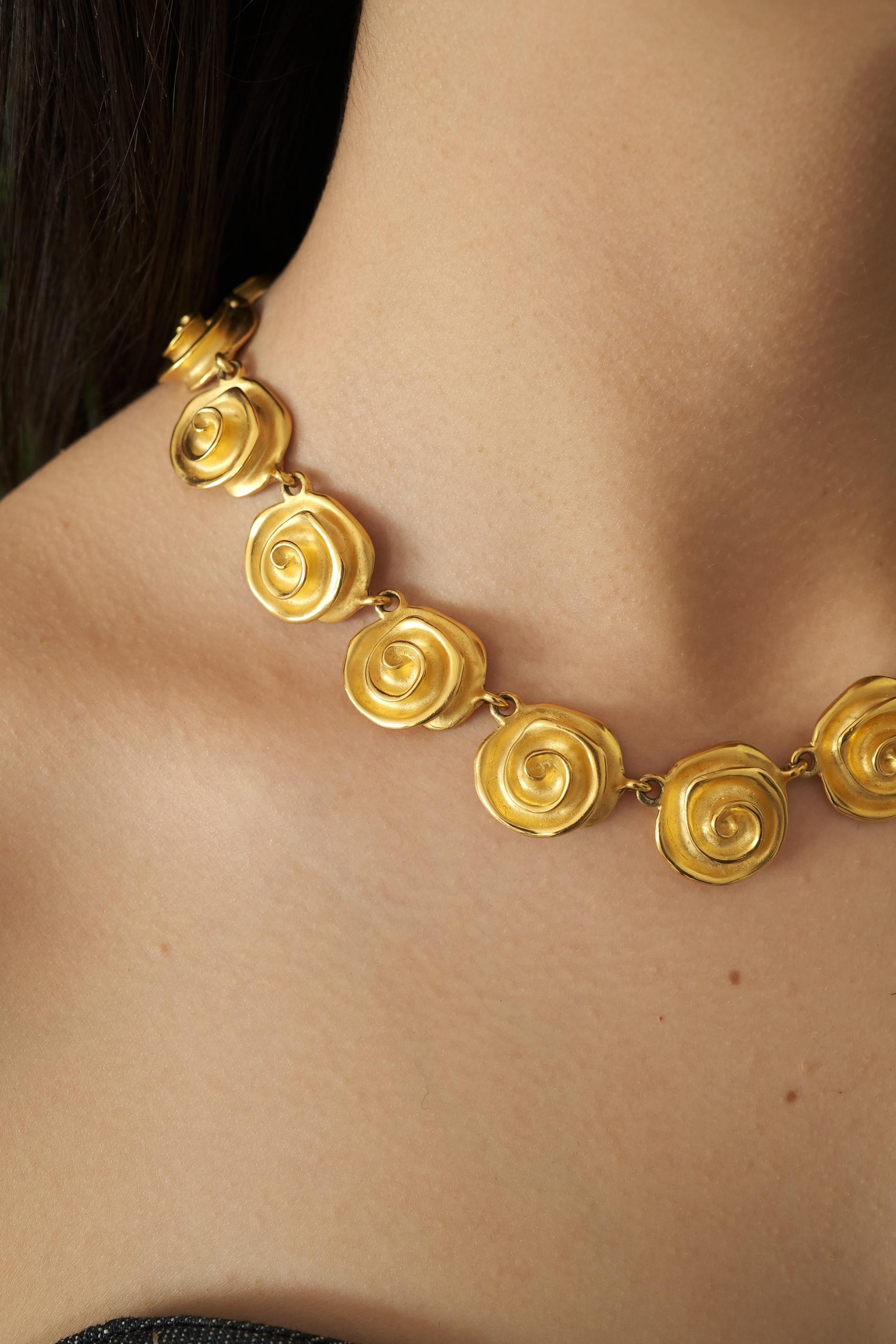 Vintage Givenchy Necklace, Vintage Gold Tone Necklace Roses Necklace, Vintage Choker Necklace, Jewelry for Women, Gold Chain, Gift for her