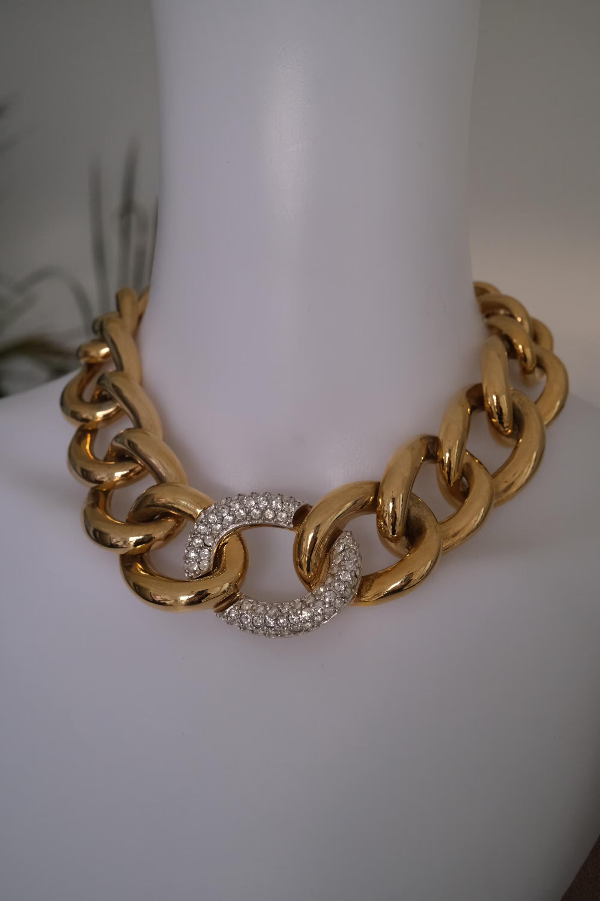 Vintage Givenchy chunky gold tone choker necklace, 1980s designer high end jewelry, classic bridal style, luxury vintage necklace gift for her