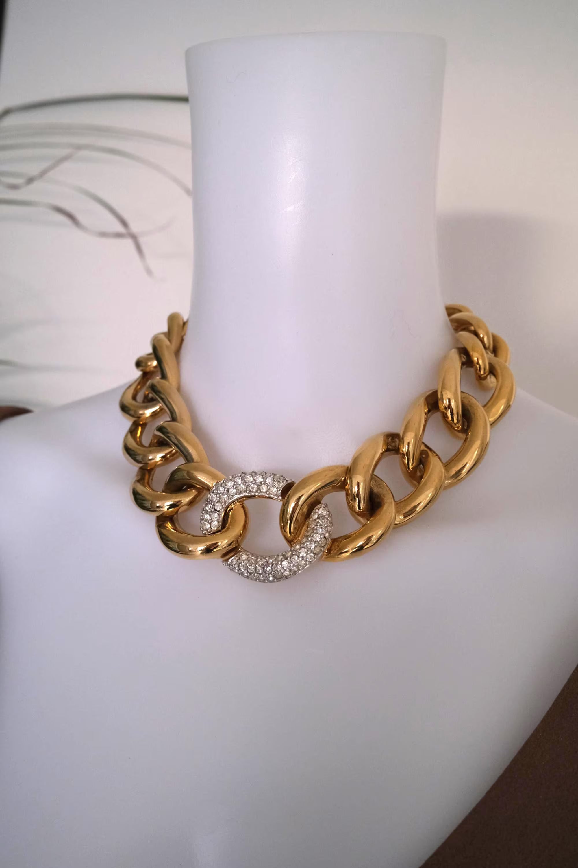 Vintage Givenchy chunky gold tone choker necklace, 1980s designer high end jewelry, classic bridal style, luxury vintage necklace gift for her