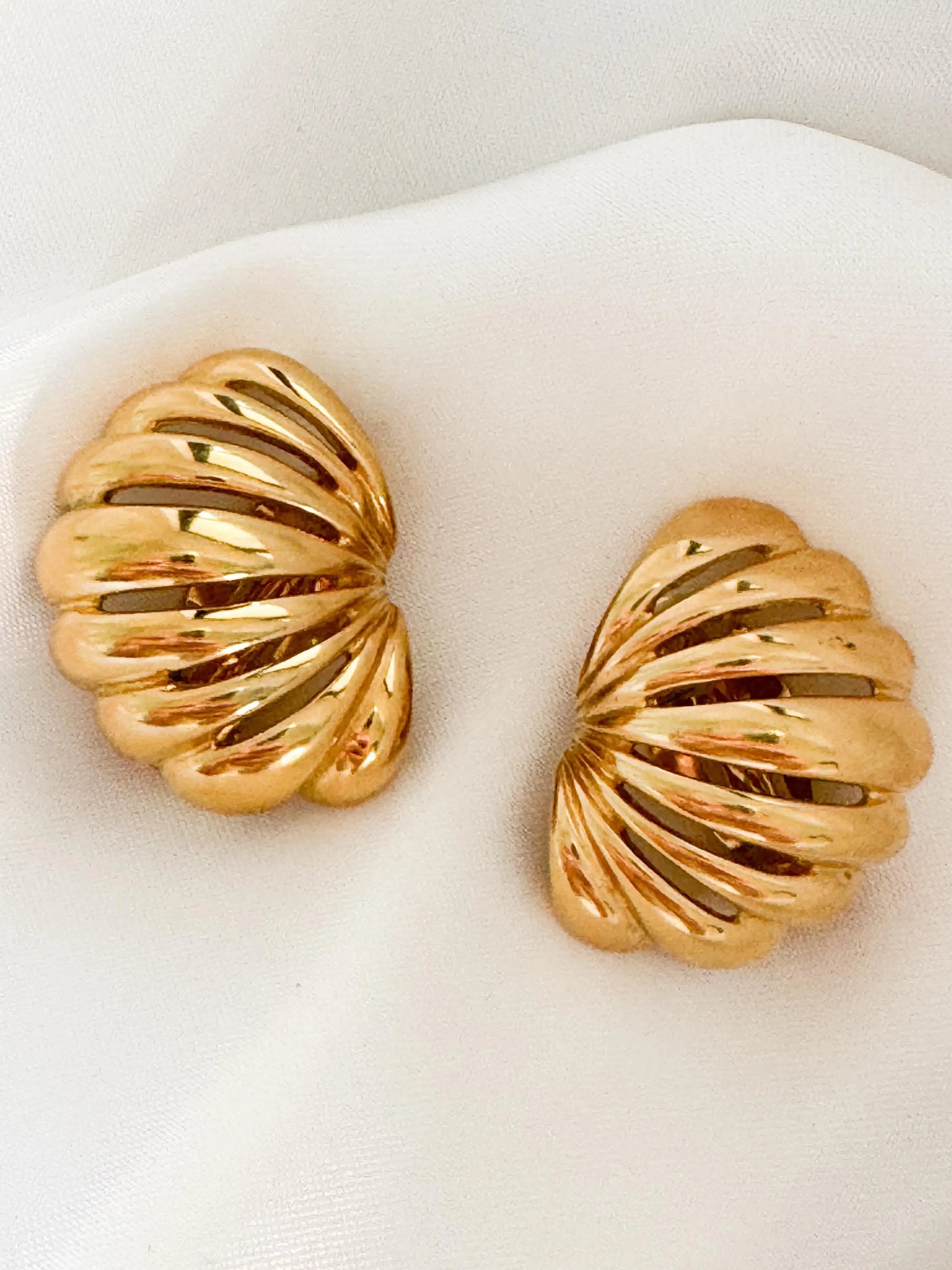 Vintage Givenchy Earrings, Gold Tone Earrings, Clip on Earrings Sea Shell Motif, Logo earrings , Gift for her, Vintage Earrings