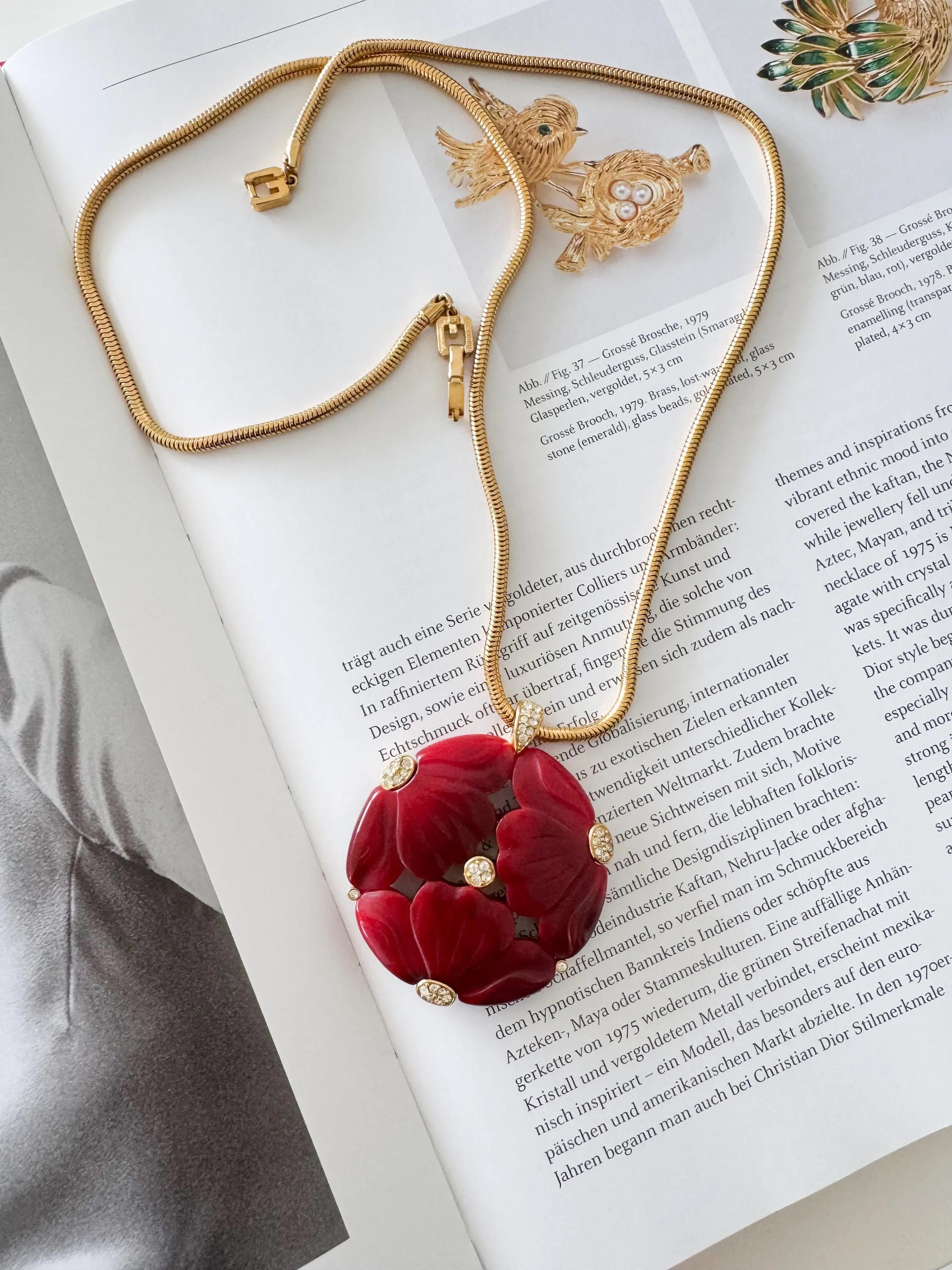 Vintage Givenchy Necklace, Givenchy red flower Daisy Long necklace, Necklace Gold, Vintage Necklace Pendant, Jewelry for Women, Gift for her