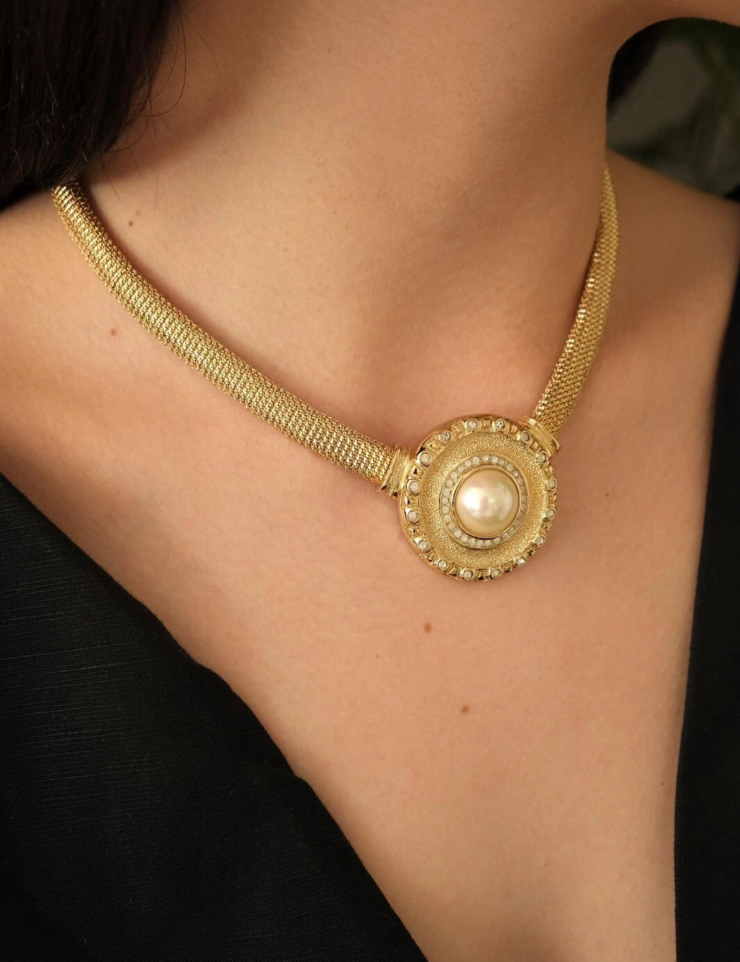 Grosse Necklace, Vintage Necklace Gold Tone Pendant Necklace, Faux Pearl Pendant, birthday gift, Gift for women, Jewelry for Women
