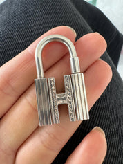 Vintage Hermes 1990-2000 H Touareg sterling silver 30g Cadena lock necklace, Hermes’ bag charm, Hermes’ necklace silver, Hermes’ sterling