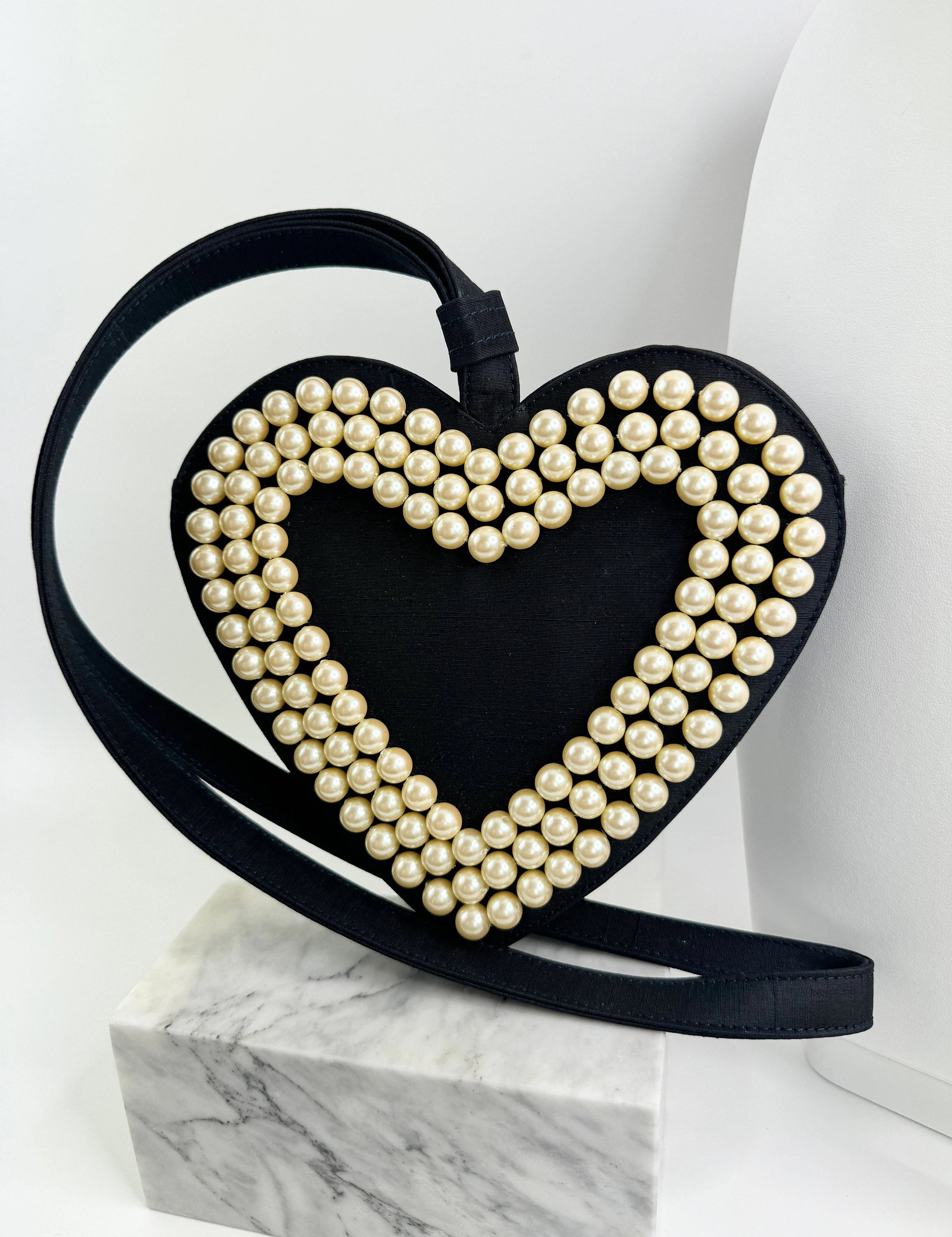 Moschino heart bag vintage shop