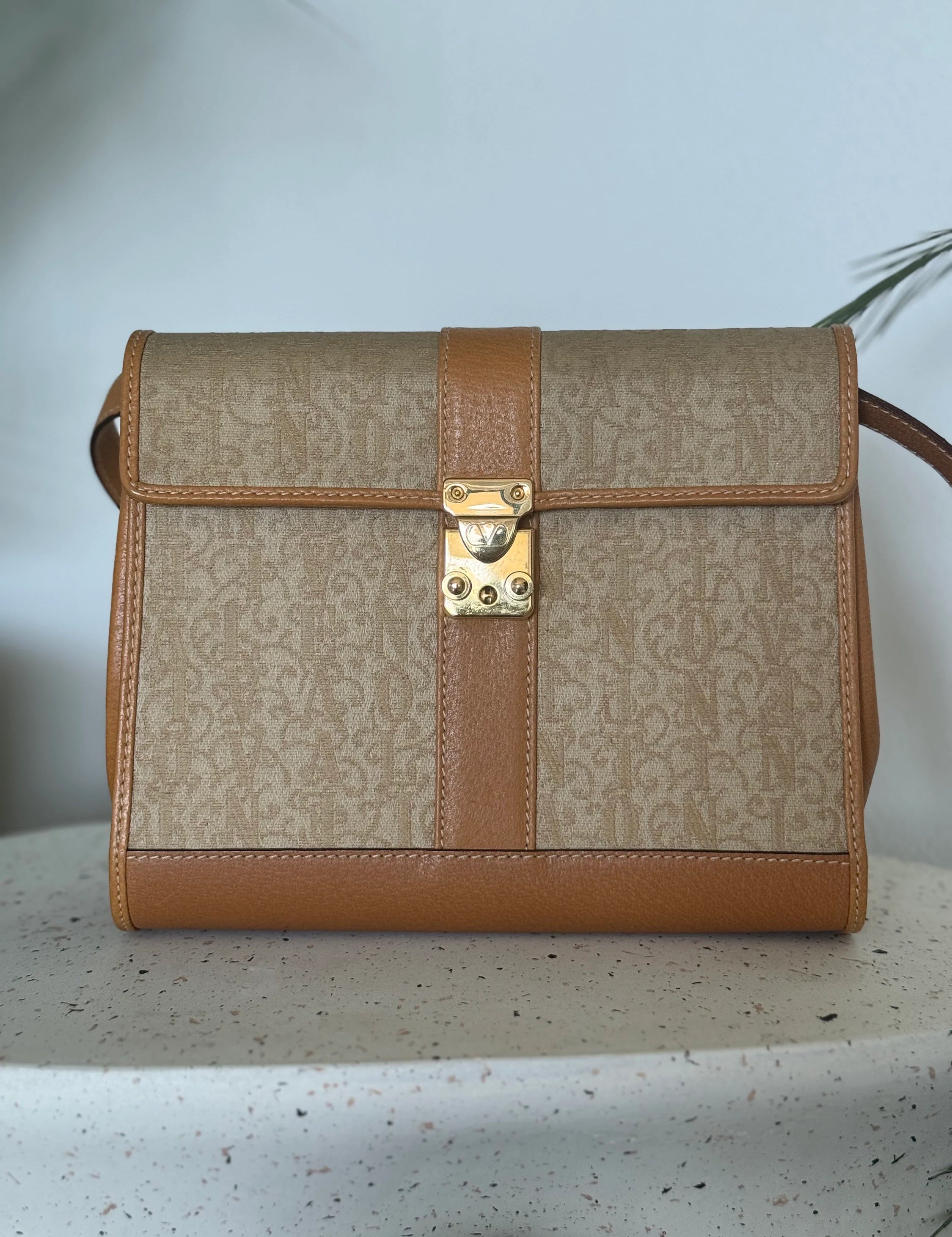 Leather Handbag, Vintage bag Valentino Garavani, Flap Bag, shoulder bag, Crossbody Bag, Tassel Baige bag, Shopping bag, Personalized gift