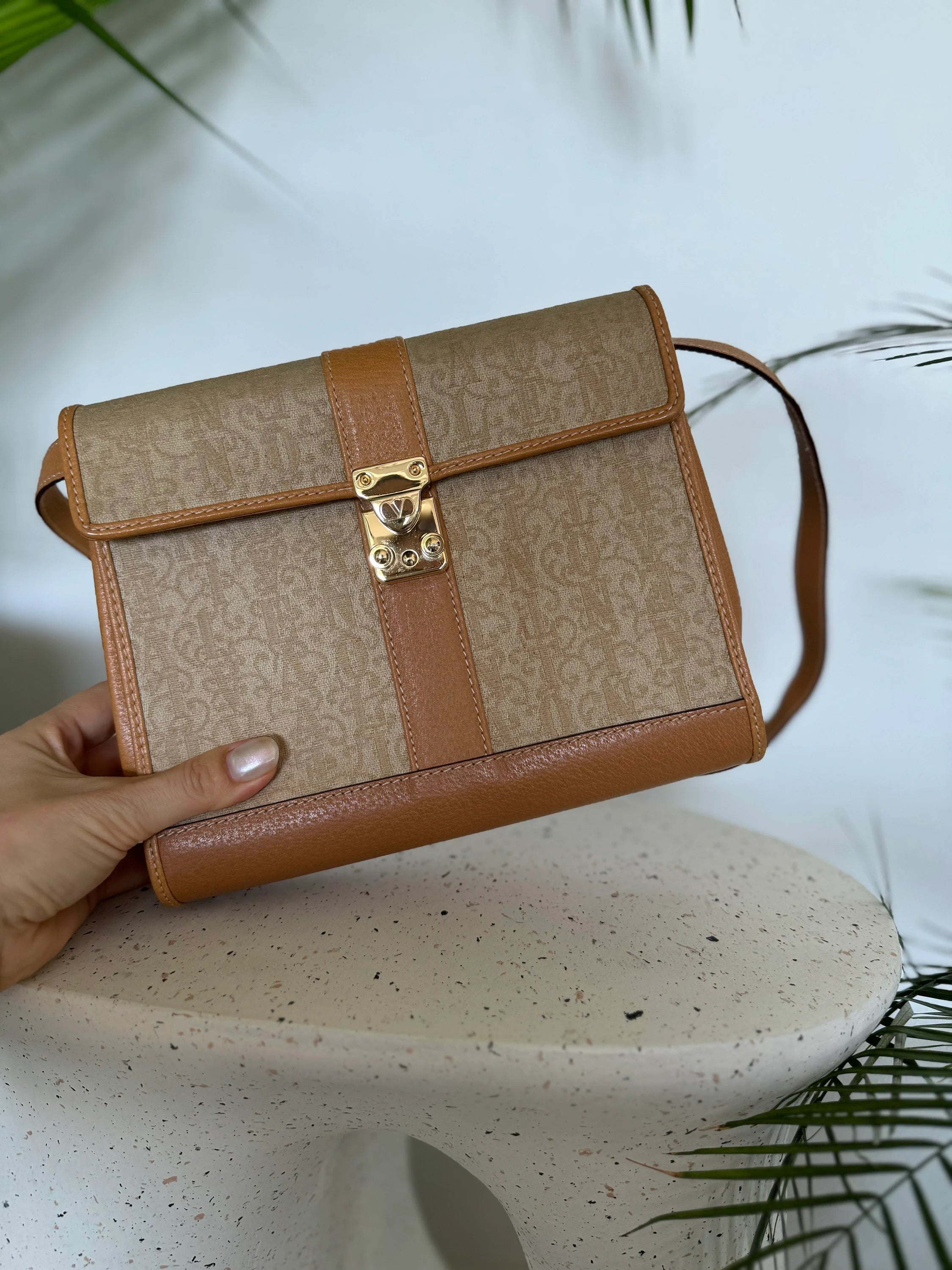 Vintage valentino purse 2025