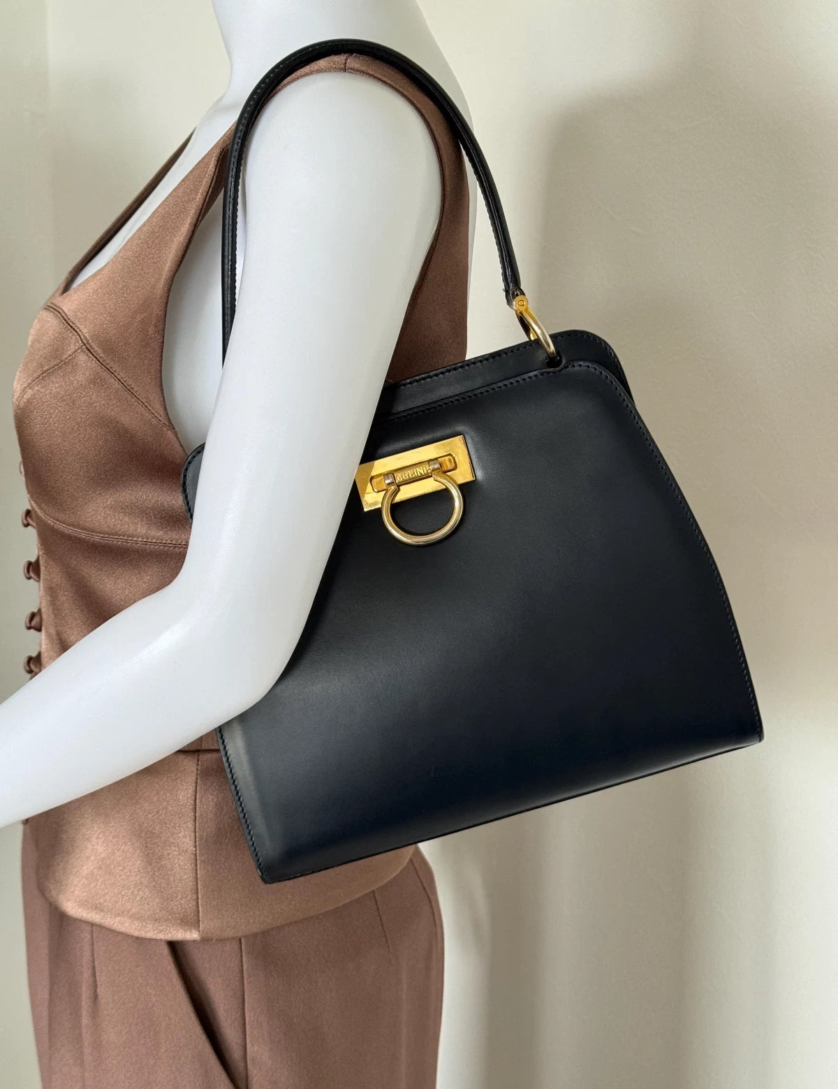 Vintage Celine Paris Made in Italy Top Handle  Handbag bag shoulder Dark Navy Blue leather  beautiful vintage bag