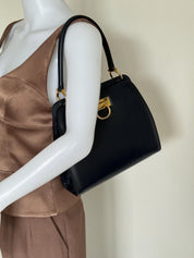 Vintage Celine Paris Made in Italy Top Handle  Handbag bag shoulder Dark Navy Blue leather  beautiful vintage bag