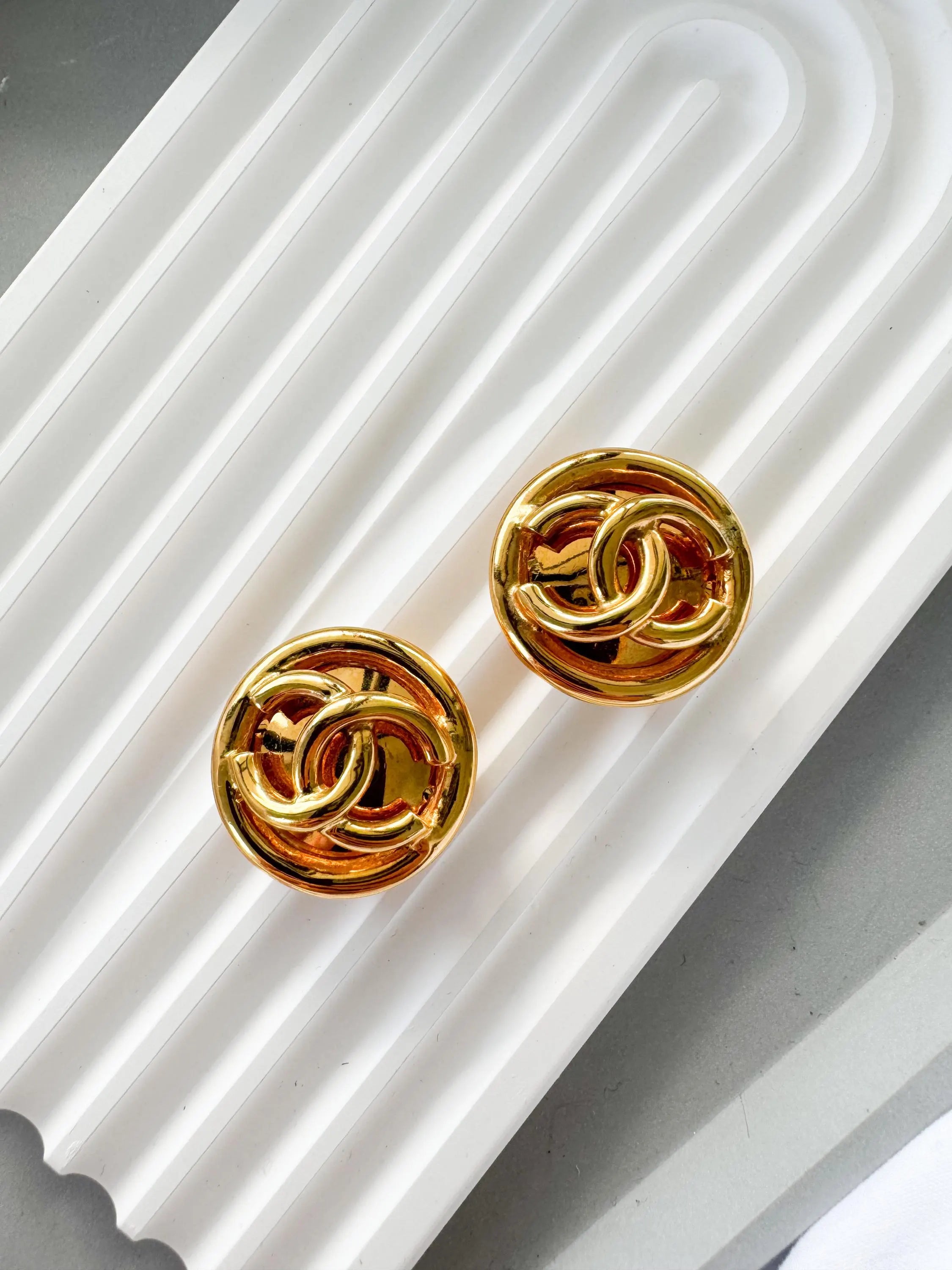 Vintage Chanel Earrings, Gold Tone Earrings, Made in France, Chanel CC Logo, Vintage Earrings, Clip on Earrings, Vintage Jewelry Gold