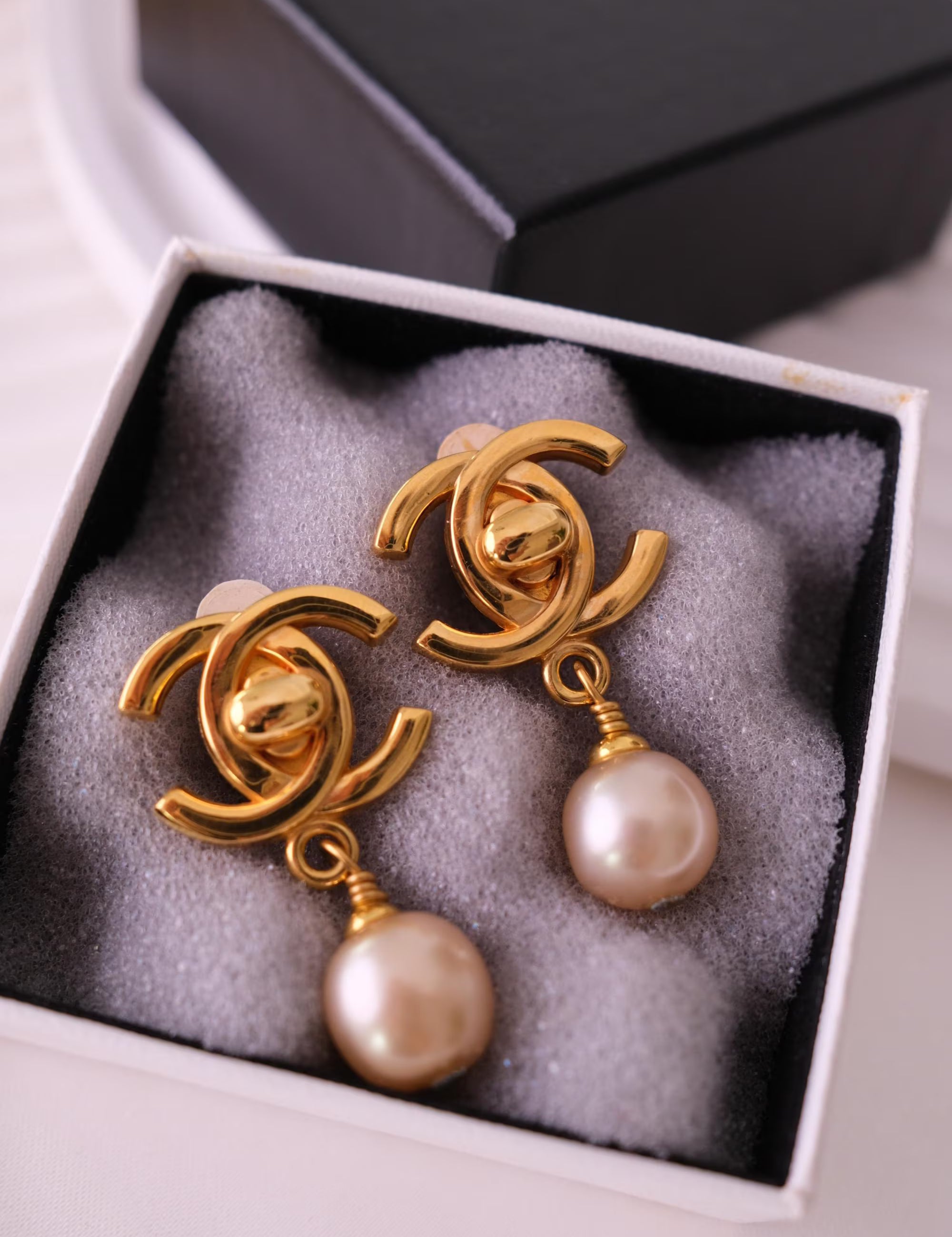 Vintage Chanel Earrings, Gold Tone Earrings, Made in France, Chanel CC Logo, Vintage Earrings, Clip on Earrings, Vintage Jewelry Gold