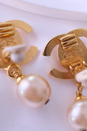 Vintage Chanel Earrings, Gold Tone Earrings, Made in France, Chanel CC Logo, Vintage Earrings, Clip on Earrings, Vintage Jewelry Gold