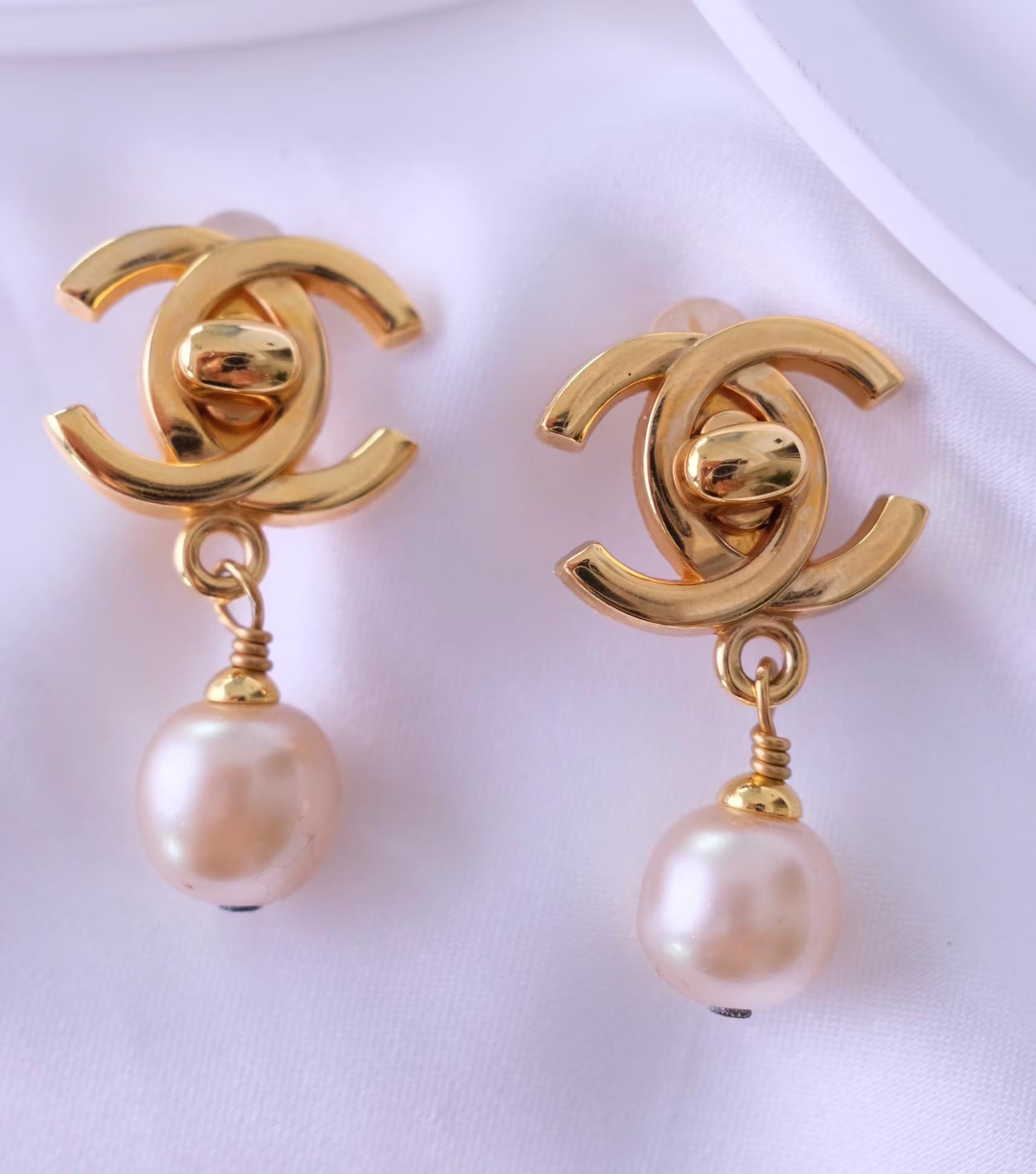 Vintage Chanel Earrings, Gold Tone Earrings, Made in France, Chanel CC Logo, Vintage Earrings, Clip on Earrings, Vintage Jewelry Gold