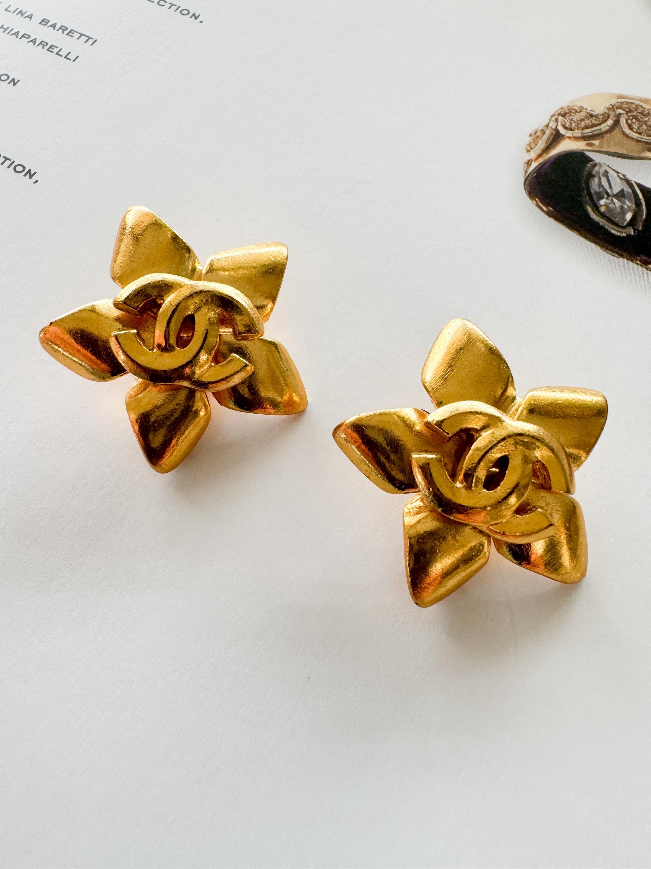 Vintage Chanel Earrings, Gold Tone Earrings, Made in France, Chanel CC Logo, Vintage Earrings, Clip on Earrings, Vintage Jewelry Gold