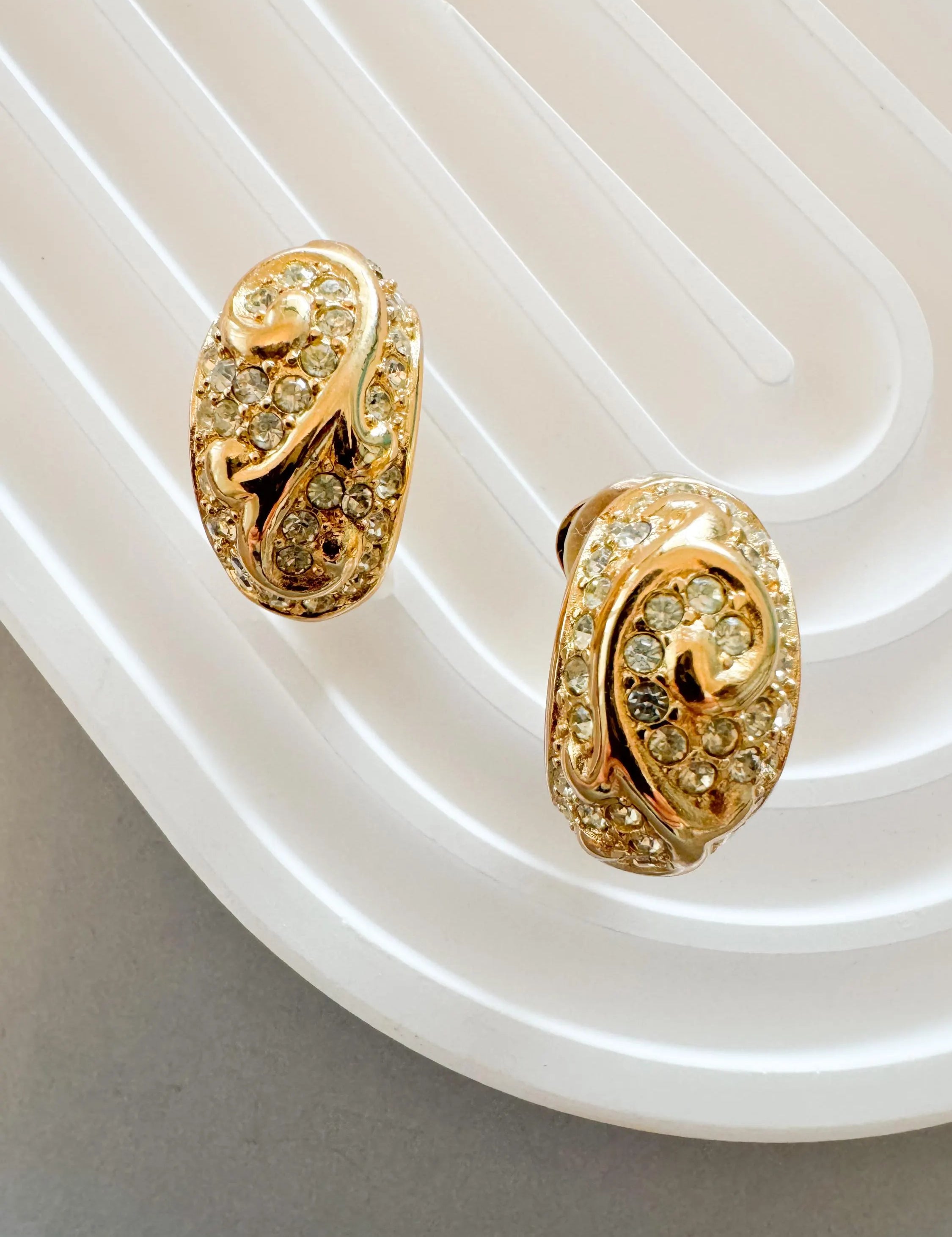 Vintage Dior earrings , Christian Dior Earrings Demi Dome, Dior Vintage Baroque Large Clip-on Earrings, Vintage Earrings, Gift for her