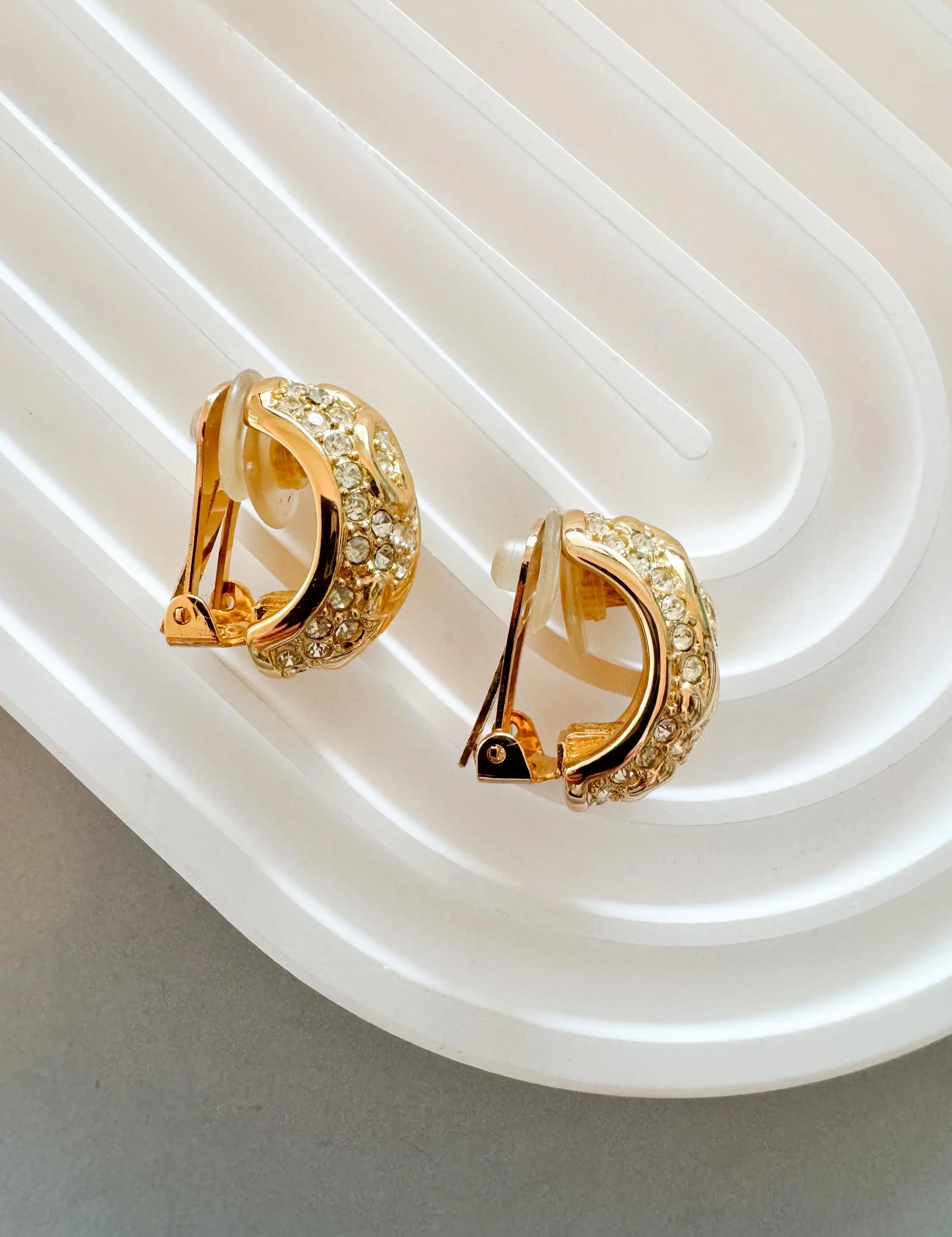 Vintage Dior earrings , Christian Dior Earrings Demi Dome, Dior Vintage Baroque Large Clip-on Earrings, Vintage Earrings, Gift for her