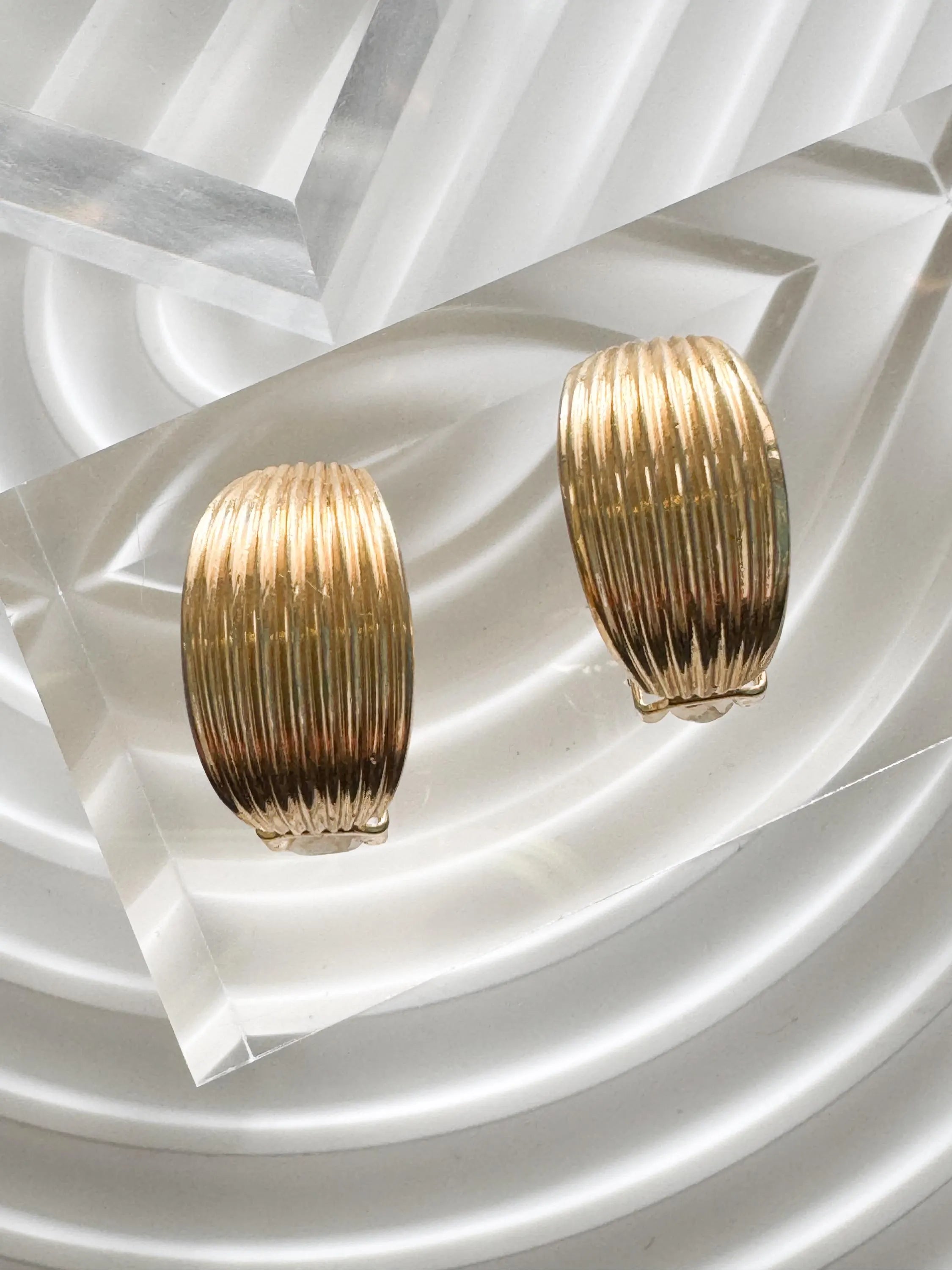 Vintage Christian Dior Hoop Gold Earrings 1980s Clip-On, Hoop Earrings Gold, Statement Earrings, Vintage Earrings, Vintage Jewelry Gold