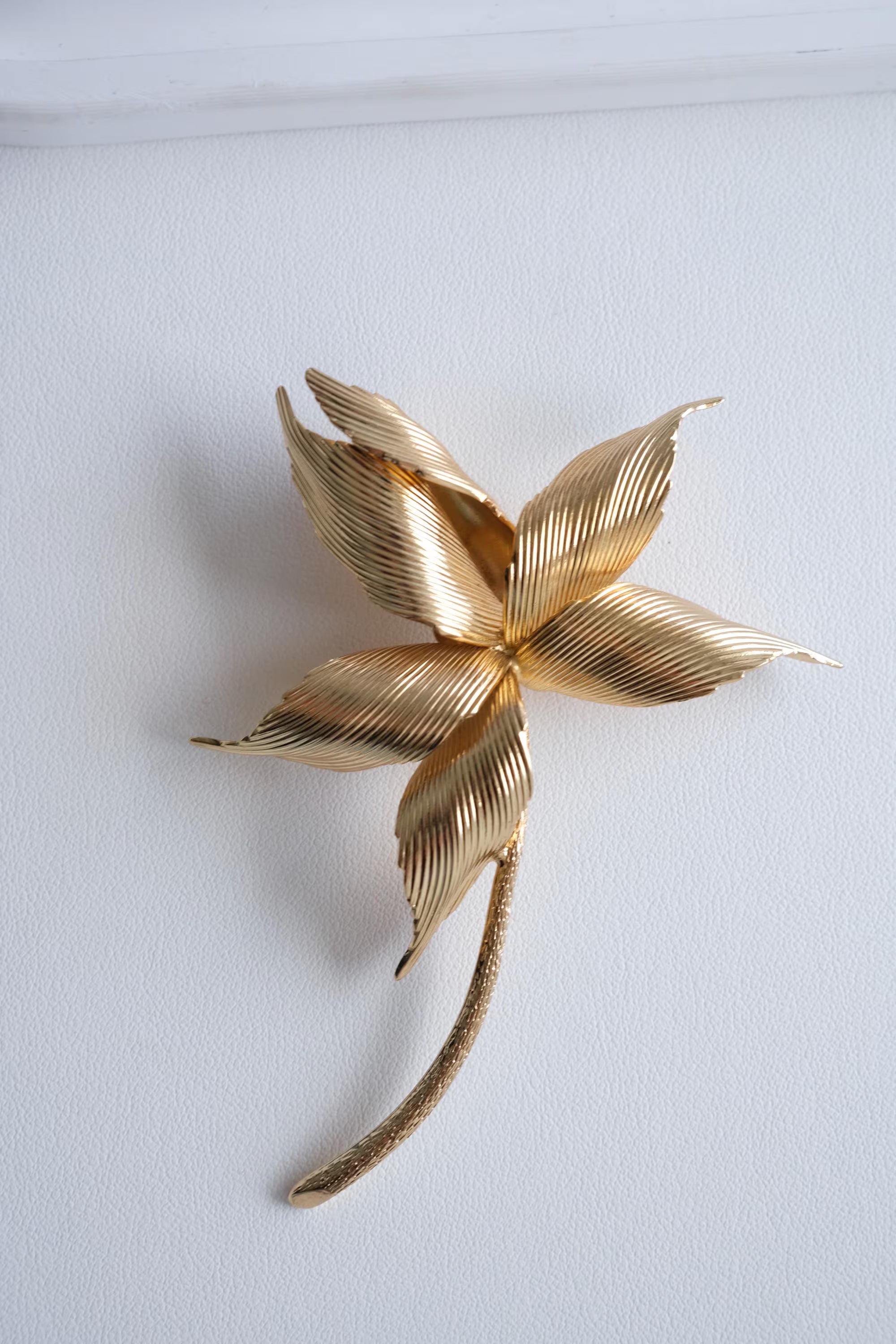 Vintage Dior gold flower brooch large statement elegant designer jewelry