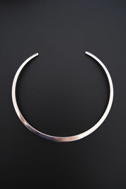 Vintage GUCCI 925 sterling silver rigid open collar choker necklace, signed GUCCI Made in Italy