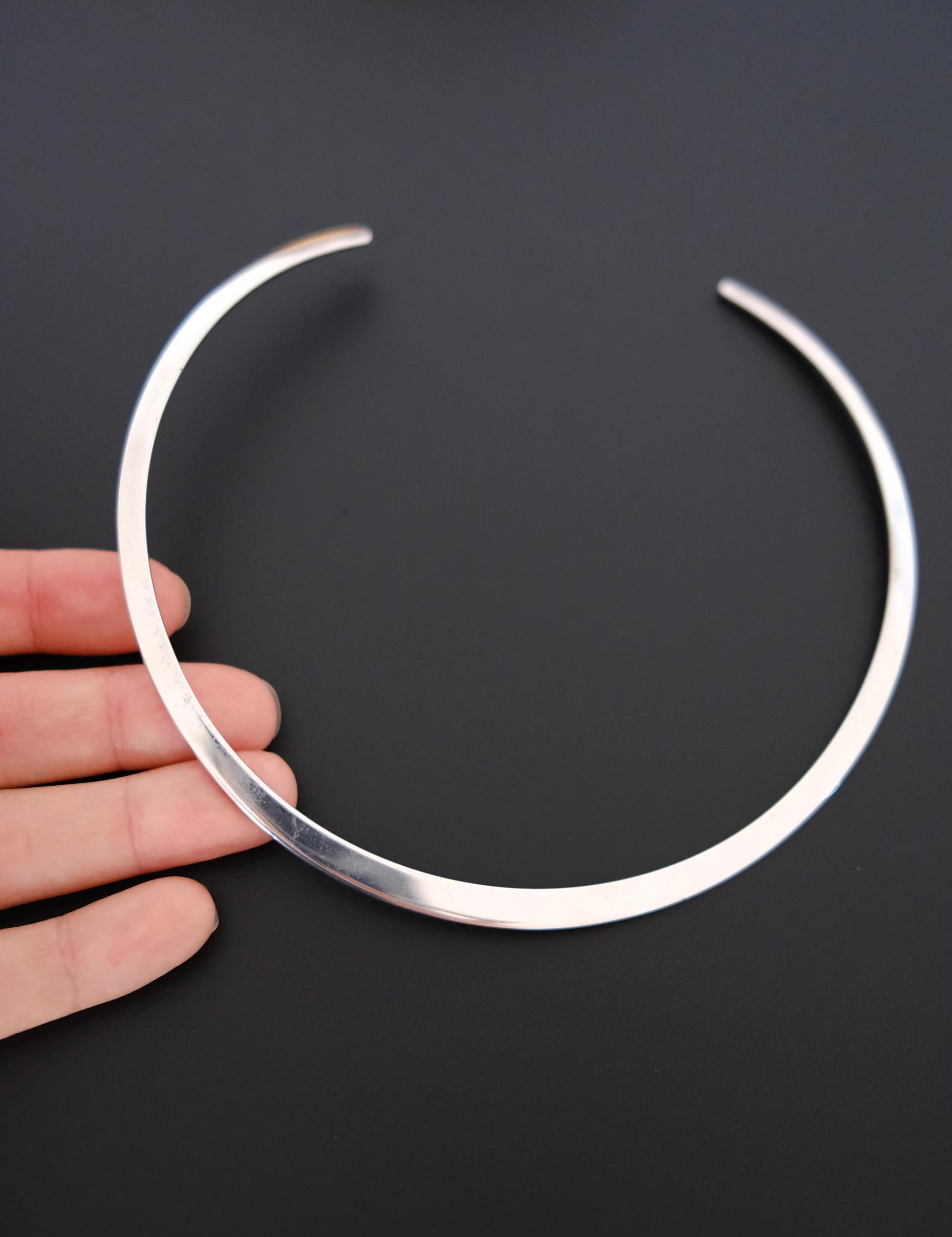 Vintage GUCCI 925 sterling silver rigid open collar choker necklace, signed GUCCI Made in Italy