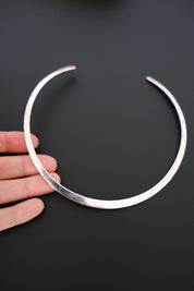 Vintage GUCCI 925 sterling silver rigid open collar choker necklace, signed GUCCI Made in Italy