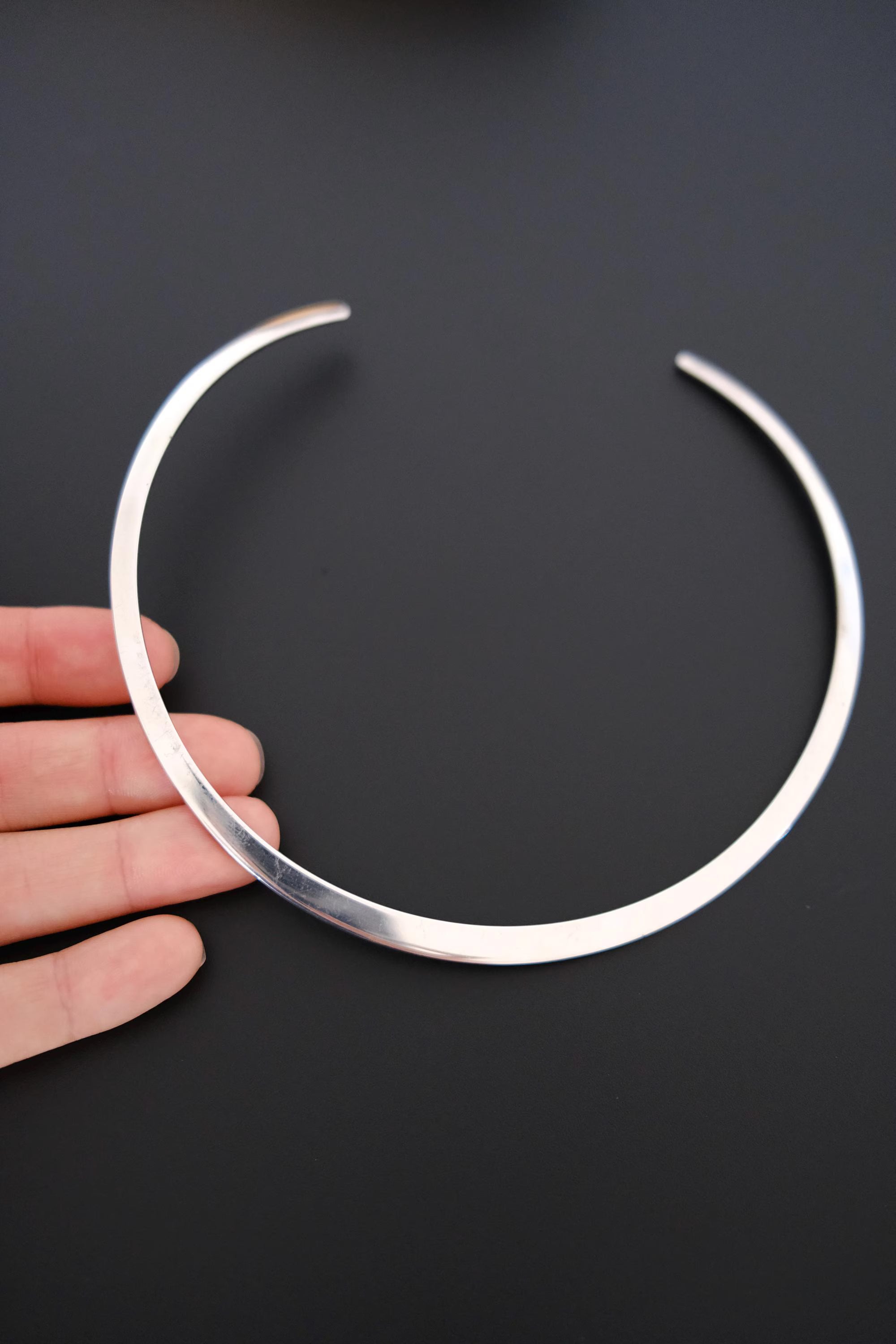 Vintage GUCCI 925 sterling silver rigid open collar choker necklace, signed GUCCI Made in Italy