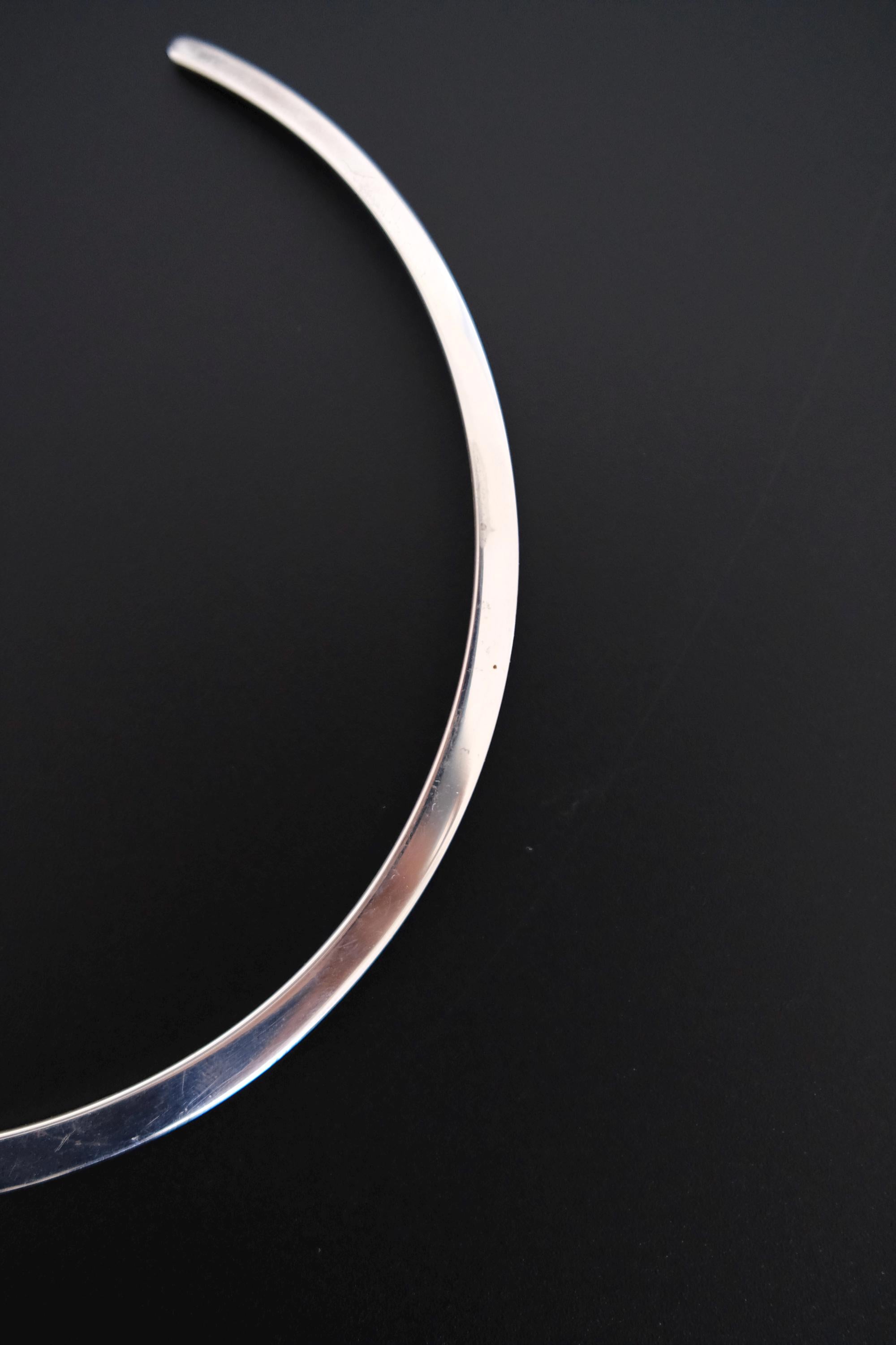 Vintage GUCCI 925 sterling silver rigid open collar choker necklace, signed GUCCI Made in Italy