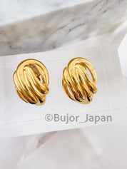 Vintage Givenchy large  Earrings, Gold Tone Earrings, Clip on Earrings, Knot  earrings , Gift for her, Vintage Earrings, Jewelry Earrings