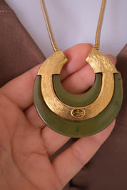 Vintage Givenchy Jade Green Pendant Necklace - 1977 Gold-Tone Statement　Necklace Large, Jewelry for Women, Vintage Necklace Pendant