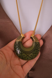 Vintage Givenchy Jade Green Pendant Necklace - 1977 Gold-Tone Statement　Necklace Large, Jewelry for Women, Vintage Necklace Pendant