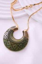 Vintage Givenchy Jade Green Pendant Necklace - 1977 Gold-Tone Statement　Necklace Large, Jewelry for Women, Vintage Necklace Pendant