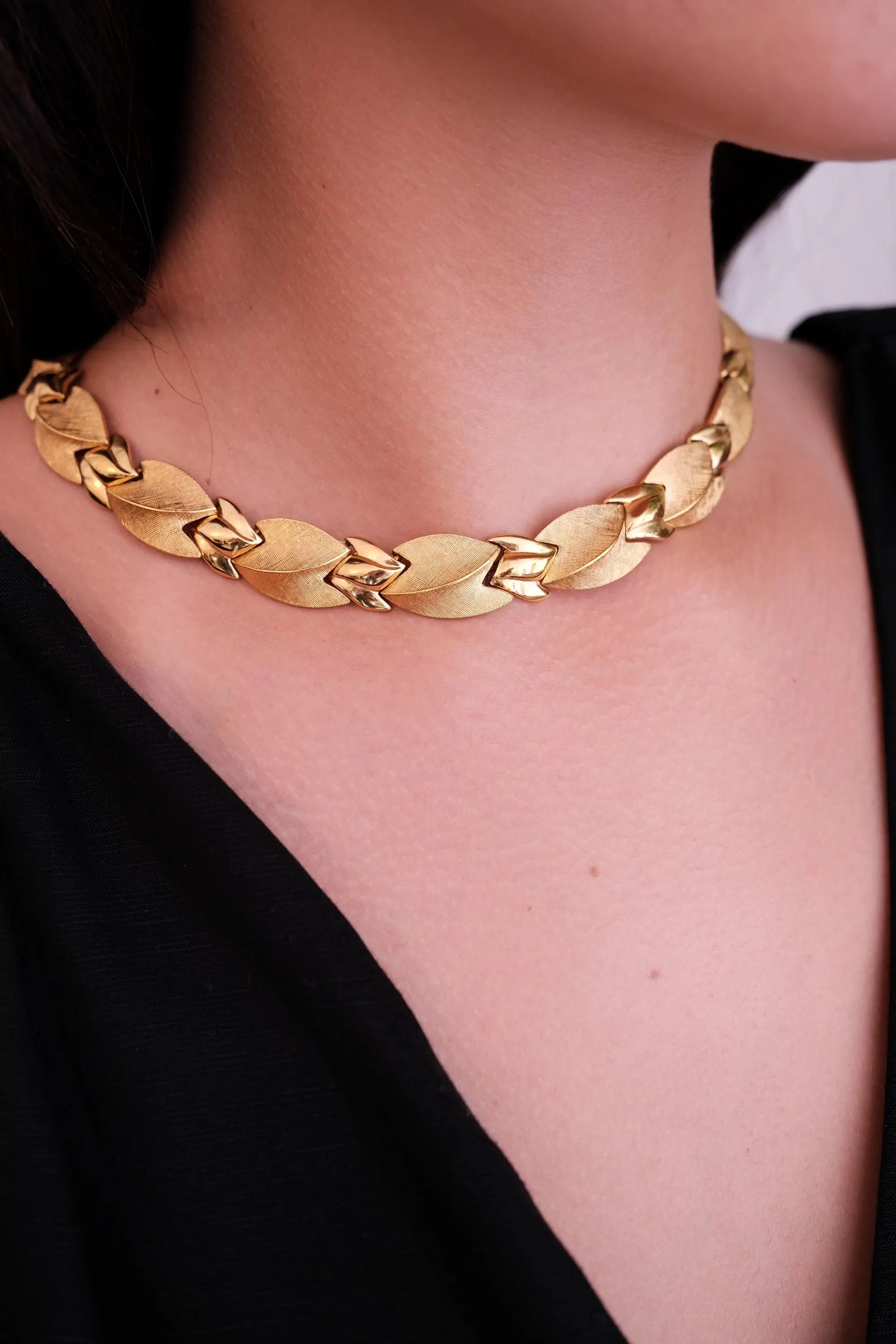Vintage Givenchy Necklace, Vintage Gold Tone Necklace Leaf Necklace, Vintage Choker Necklace, Jewelry for Women, Gold Chain, Gift for her