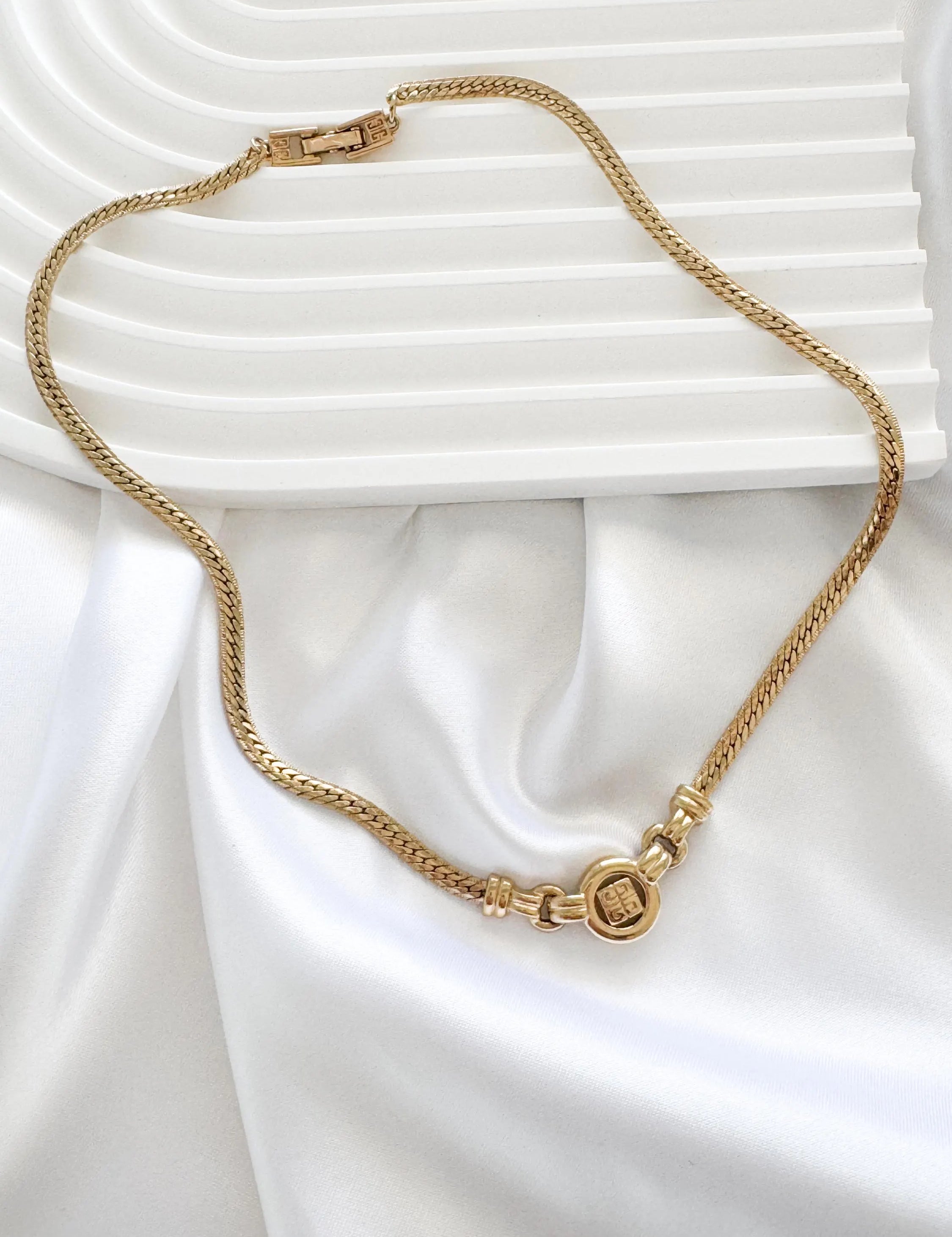 Vintage Givenchy Necklace, Vintage Gold Tone Necklace, Logo Necklace, Vintage Choker Necklace, Jewelry for Women, Gold Chain, Gift for her