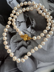 Vintage Givenchy Necklace, Charm Necklace Gold, Givenchy Charm Bee, Designer High End Jewelry ,80s Vintage, Choker necklace, Pearl Necklace