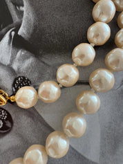 Vintage Givenchy Necklace, Charm Necklace Gold, Givenchy Charm Bee, Designer High End Jewelry ,80s Vintage, Choker necklace, Pearl Necklace