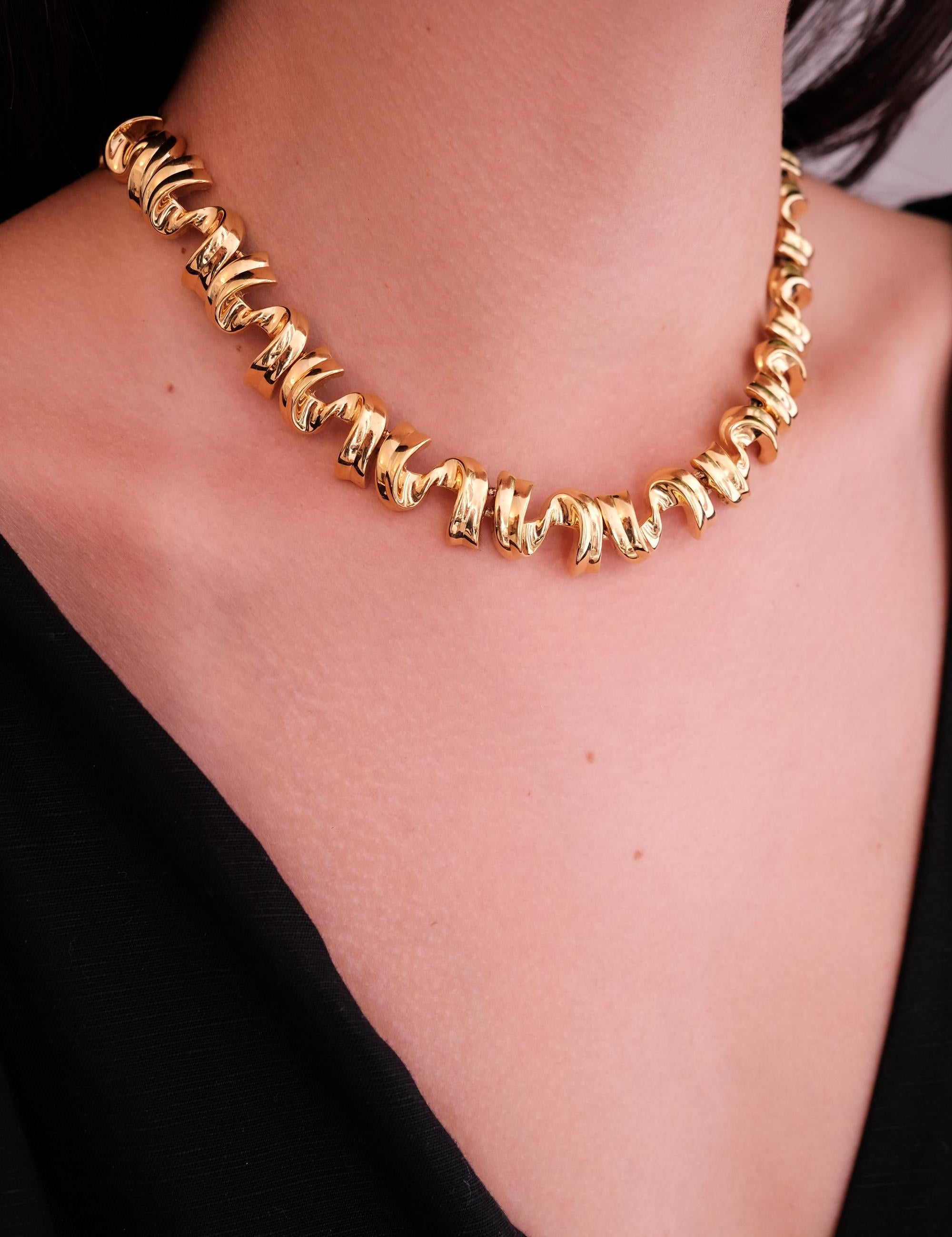 Vintage Gold Tone Choker Necklace: Rhinestone Accent Jewelry