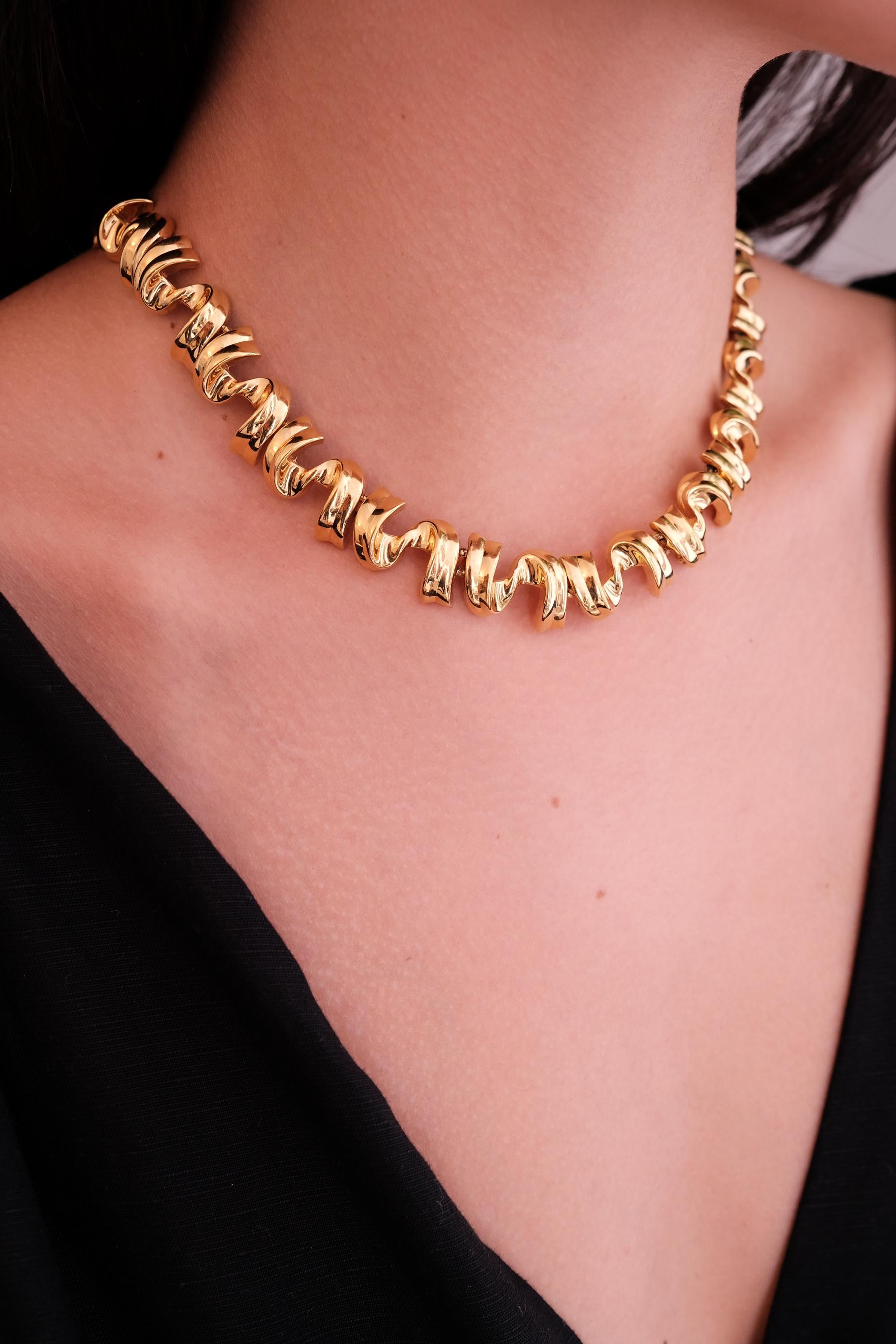 Vintage Gold Tone Choker Necklace: Rhinestone Accent Jewelry