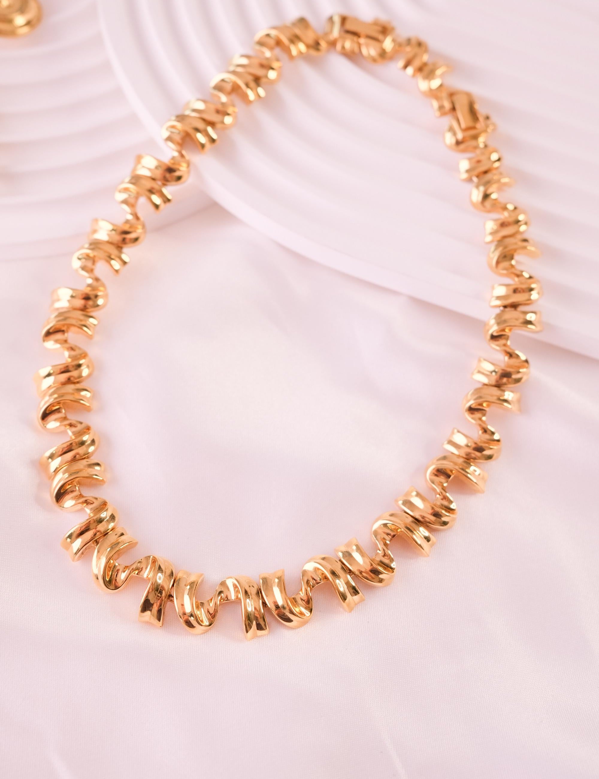 Vintage Gold Tone Choker Necklace: Rhinestone Accent Jewelry