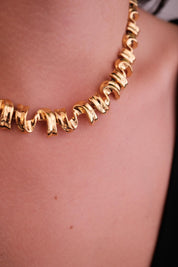 Vintage Gold Tone Choker Necklace: Rhinestone Accent Jewelry