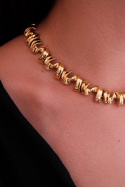 Vintage Gold Tone Choker Necklace Charm Excellent vintage condition